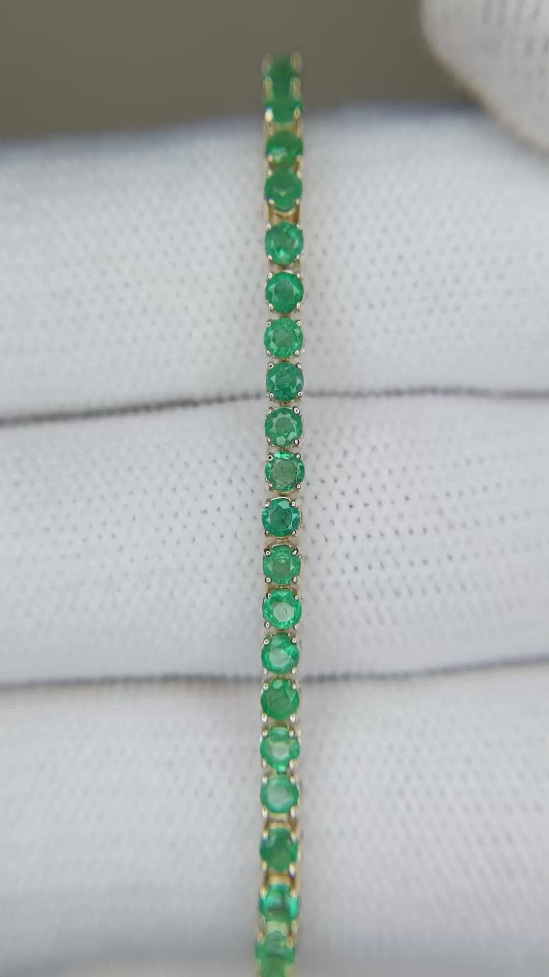 2.73 Ct.Tw.Total Carat Weight Emerald Tennis/Line Bracelet, 14K Yellow Gold Size Video