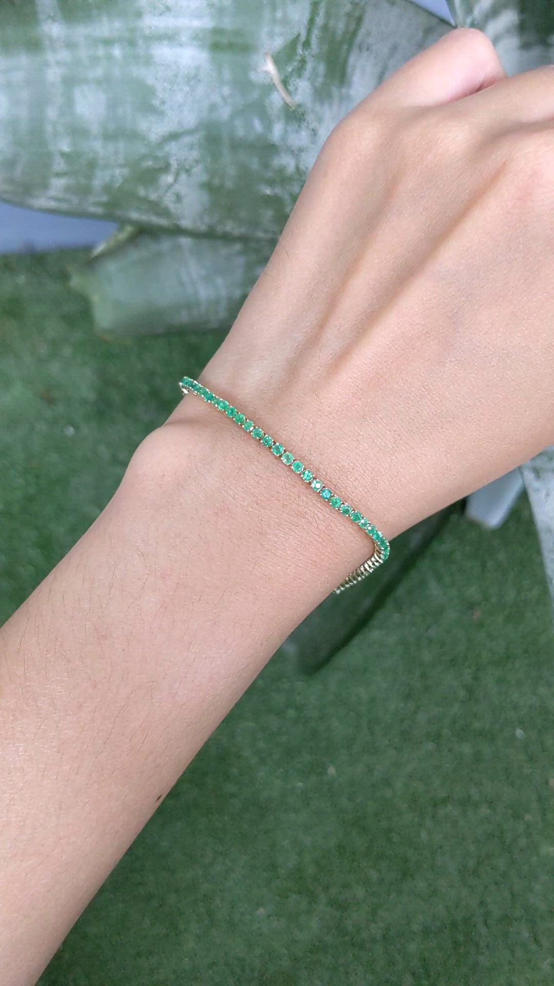 2.73 Ct.Tw.Total Carat Weight Emerald Tennis/Line Bracelet, 14K Yellow Gold Size Video