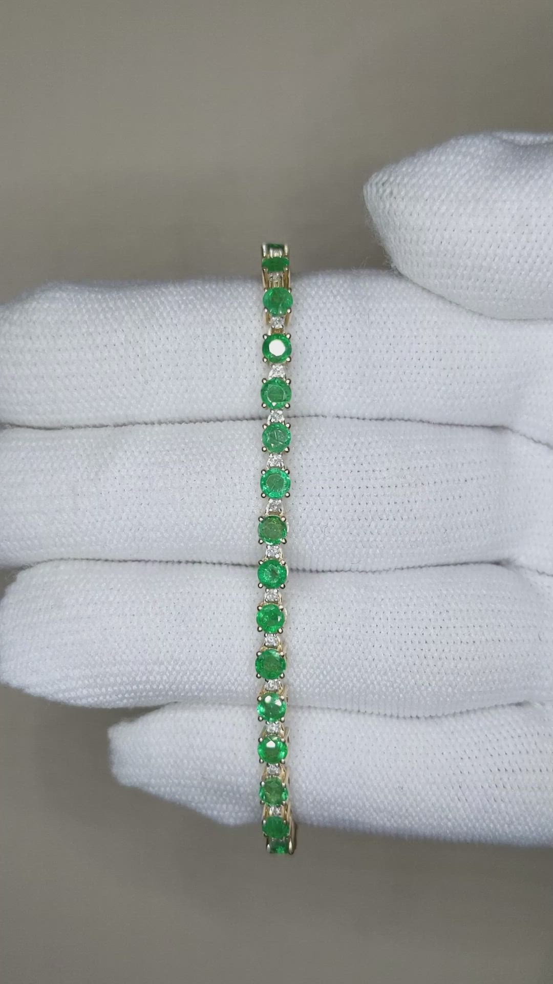 4.64&nbsp;Ct.Tw.Total Carat Weight Emerald and Natural Diamond Tennis/Line Bracelet, 14K Yellow Gold Size Video