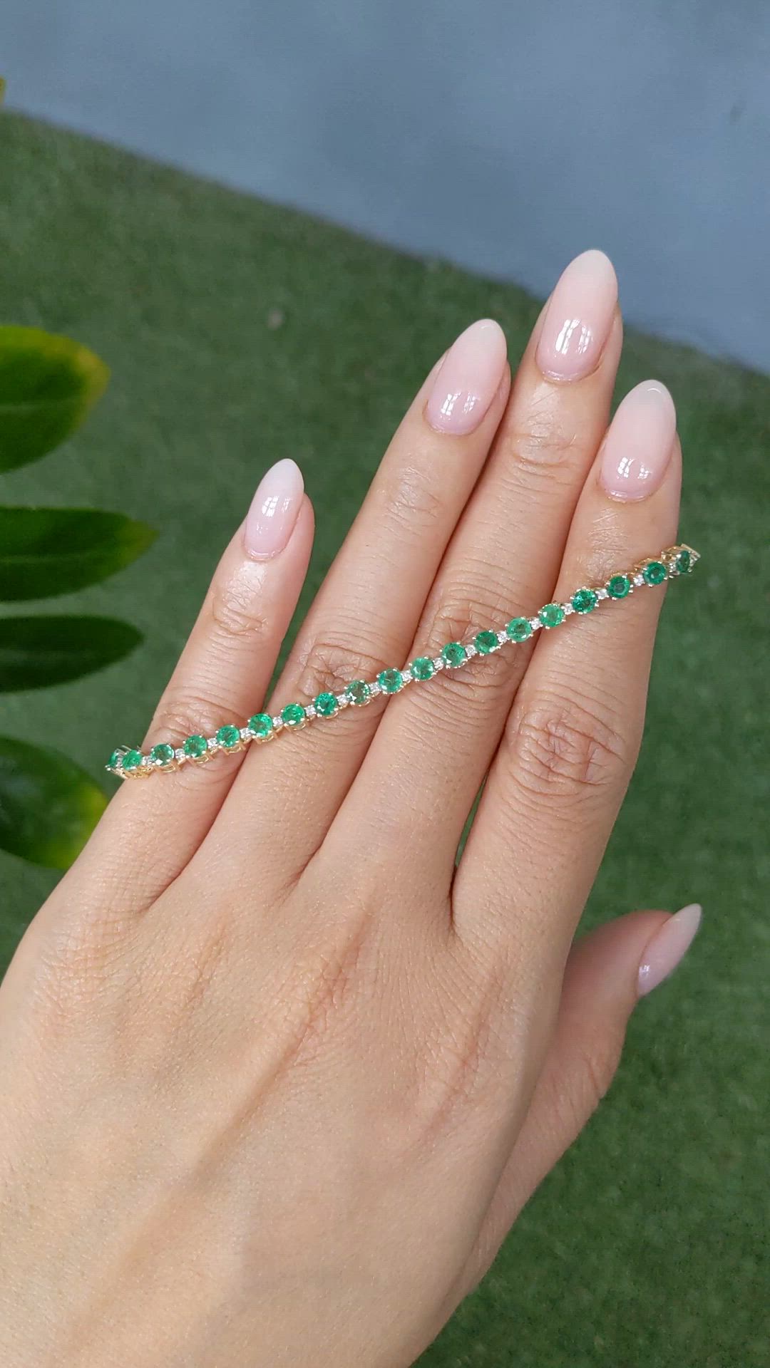 4.64&nbsp;Ct.Tw.Total Carat Weight Emerald and Natural Diamond Tennis/Line Bracelet, 14K Yellow Gold Size Video