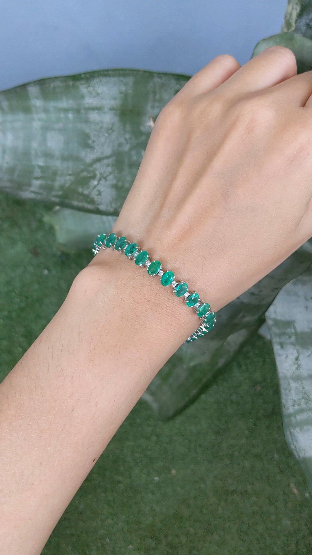 14.25 Ct.Tw.Total Carat Weight Emerald and Natural Diamond Solitaire Bracelet, 14K White Gold Size Video