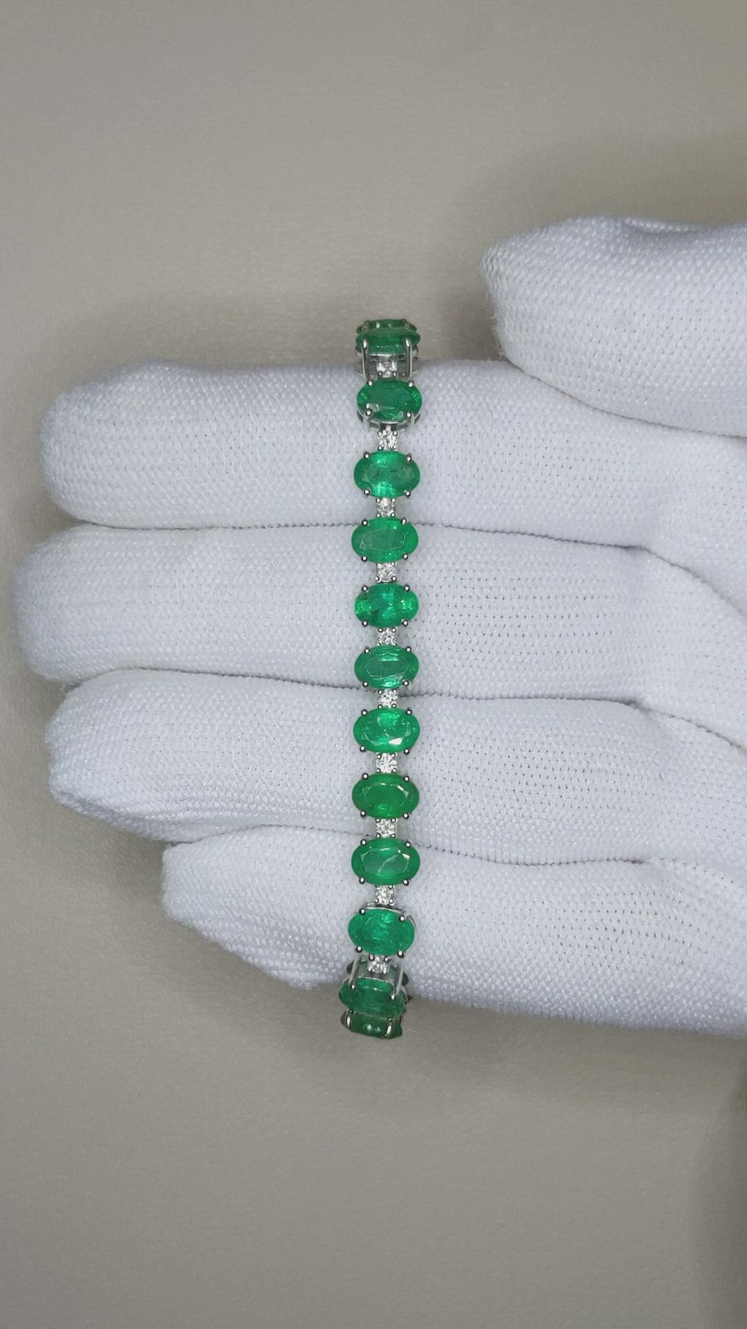 14.25 Ct.Tw.Total Carat Weight Emerald and Natural Diamond Solitaire Bracelet, 14K White Gold Size Video