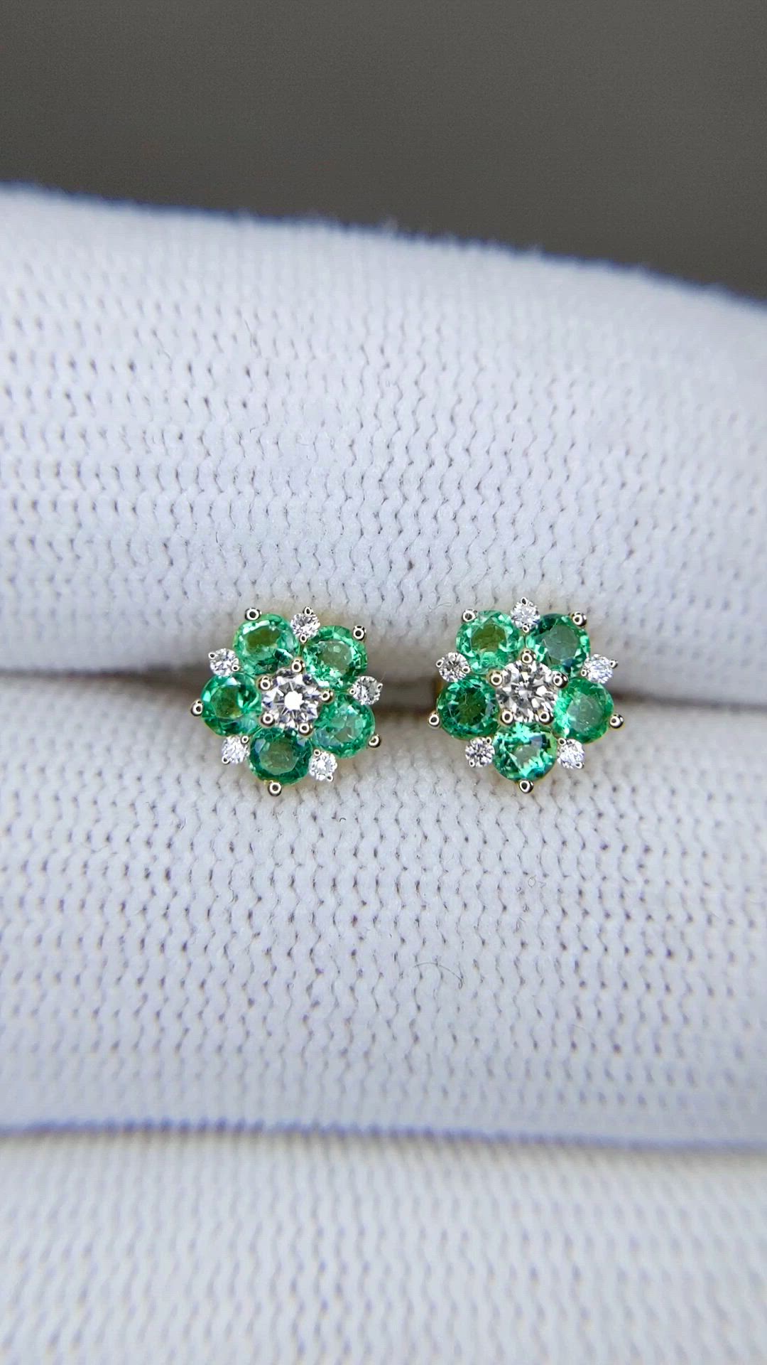 0.61&nbsp;Ct.Tw.Total Carat Weight Emerald and Natural Diamond Studs Earrings, 18K Yellow Gold Size Video