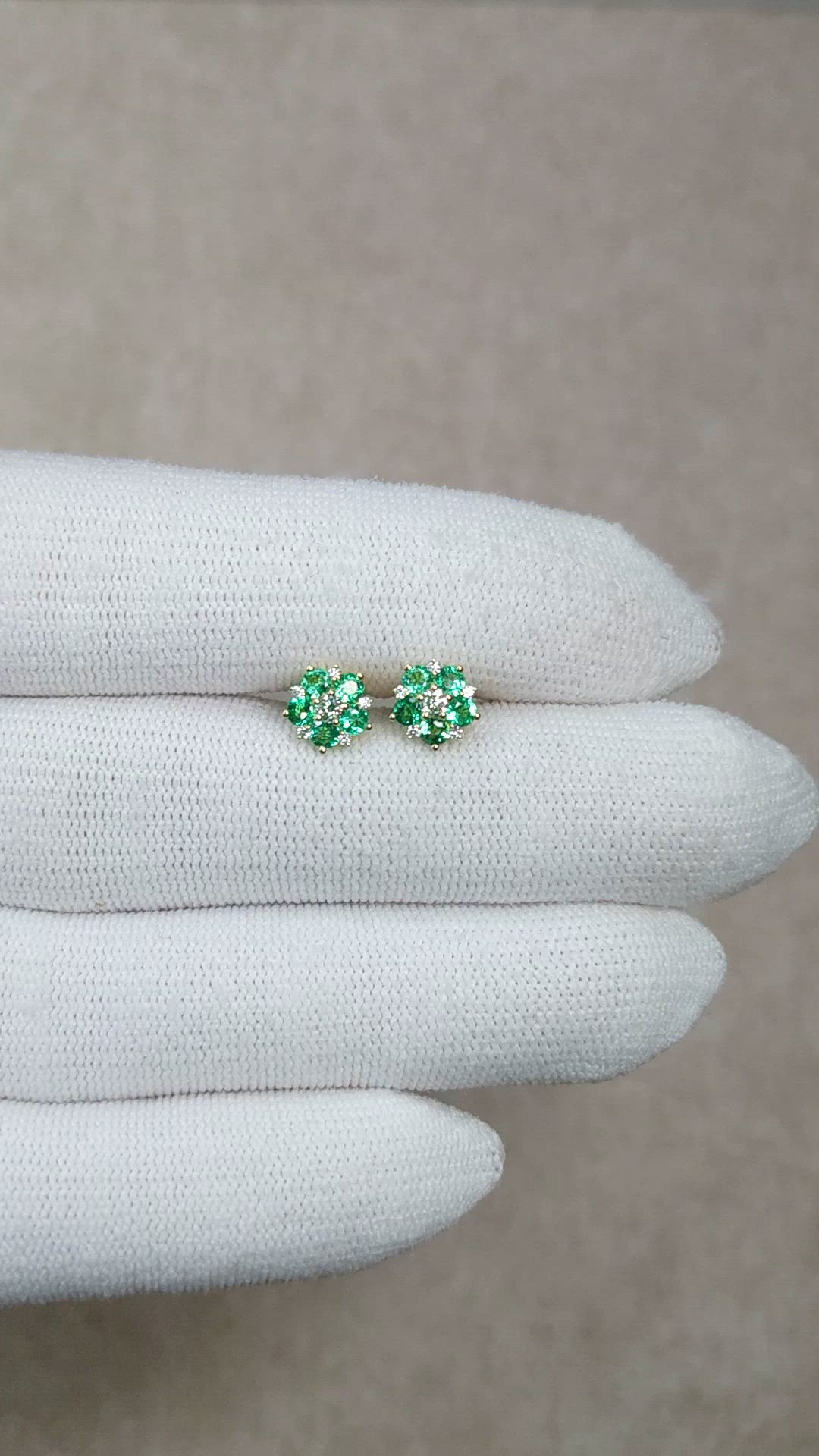 0.61&nbsp;Ct.Tw.Total Carat Weight Emerald and Natural Diamond Studs Earrings, 18K Yellow Gold Size Video