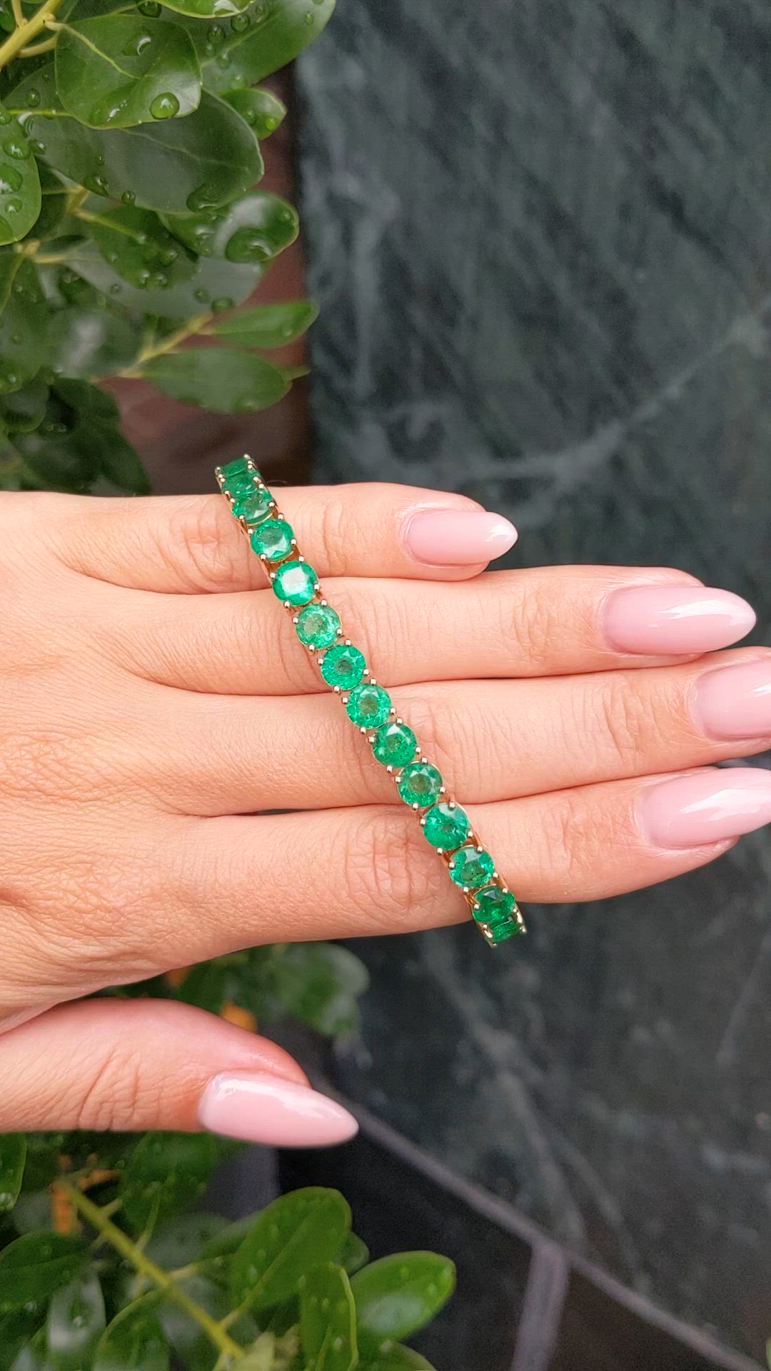 19.24&nbsp;Ct.Tw.Total Carat Weight Emerald Tennis/Line Bracelet, 14K Yellow Gold Size Video