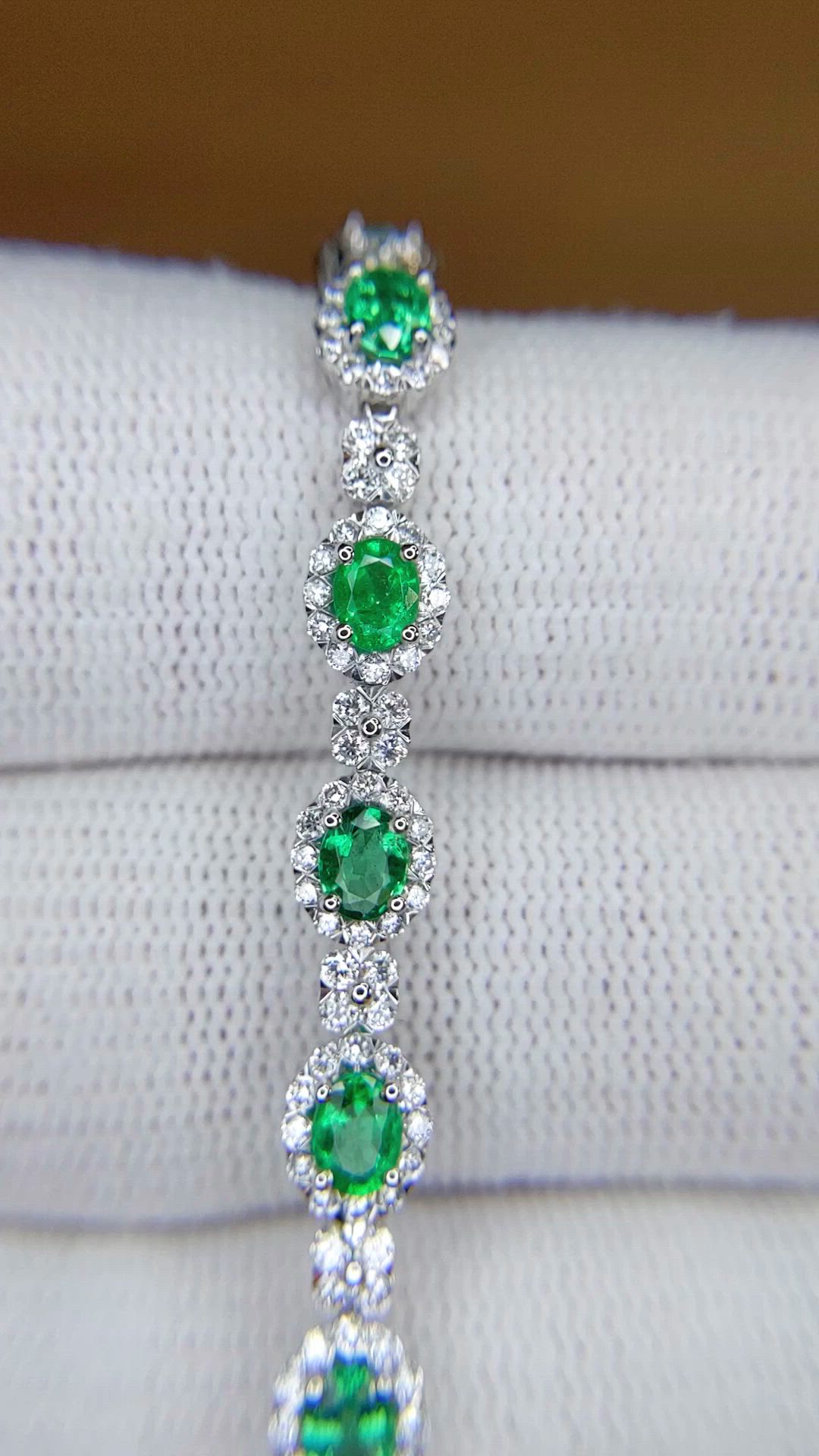 3.11 Ct.Tw.Total Carat Weight Emerald and Natural Diamond Tennis/Line Bracelet, Platinum 600 Size Video