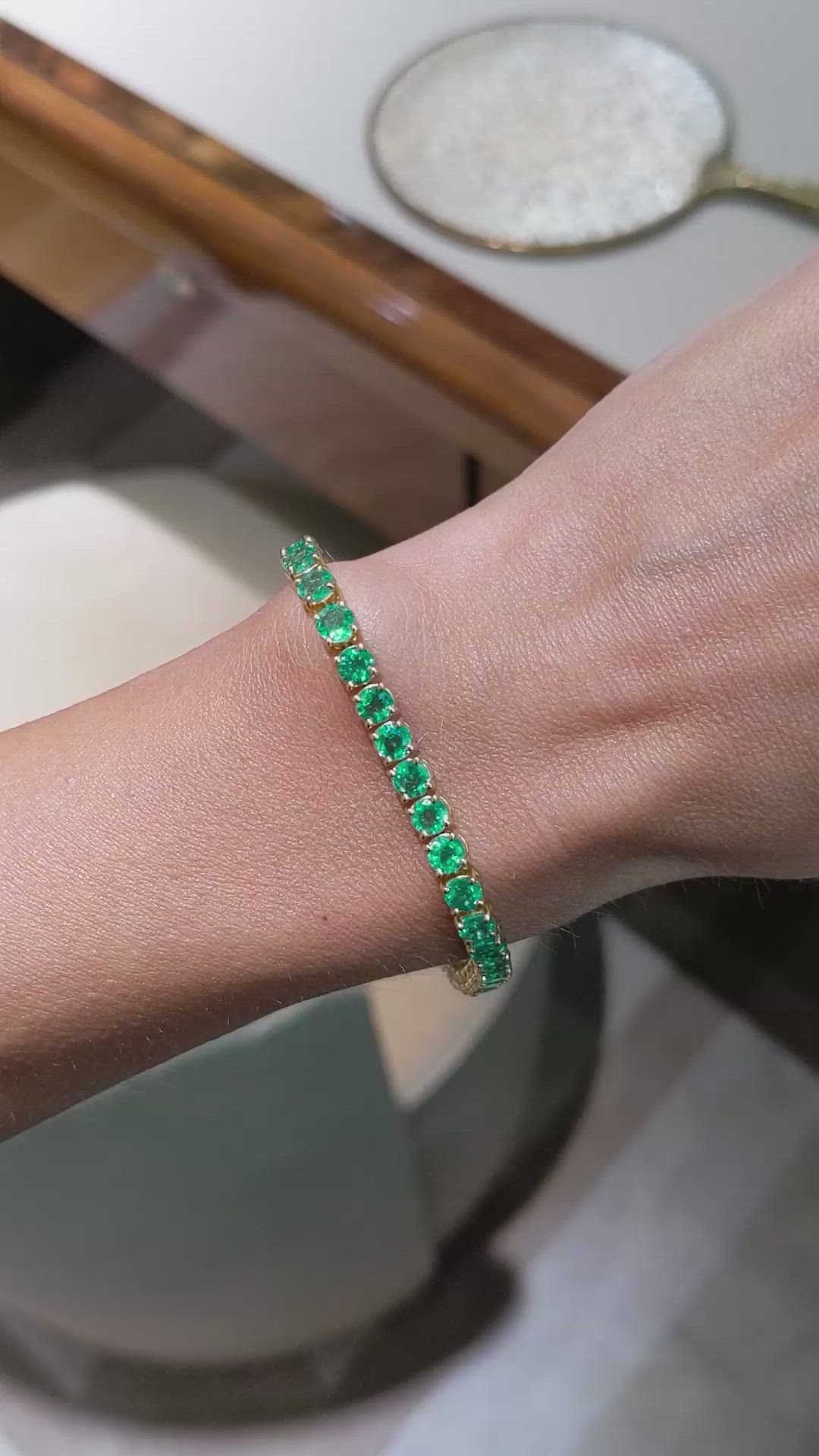 9.86&nbsp;Ct.Tw.Total Carat Weight Emerald Tennis/Line Bracelet, 18K Yellow Gold Size Video