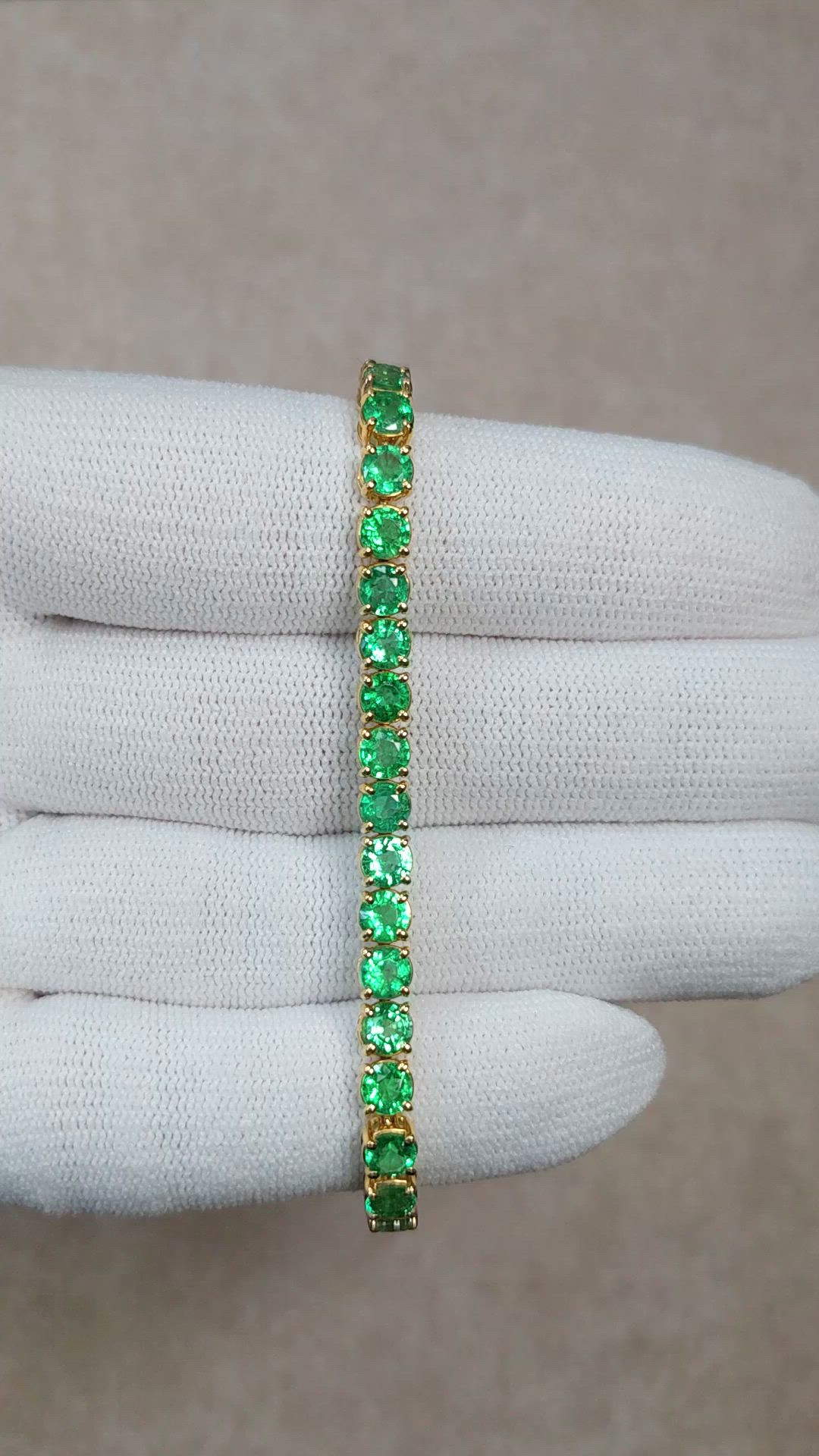 9.86&nbsp;Ct.Tw.Total Carat Weight Emerald Tennis/Line Bracelet, 18K Yellow Gold Size Video