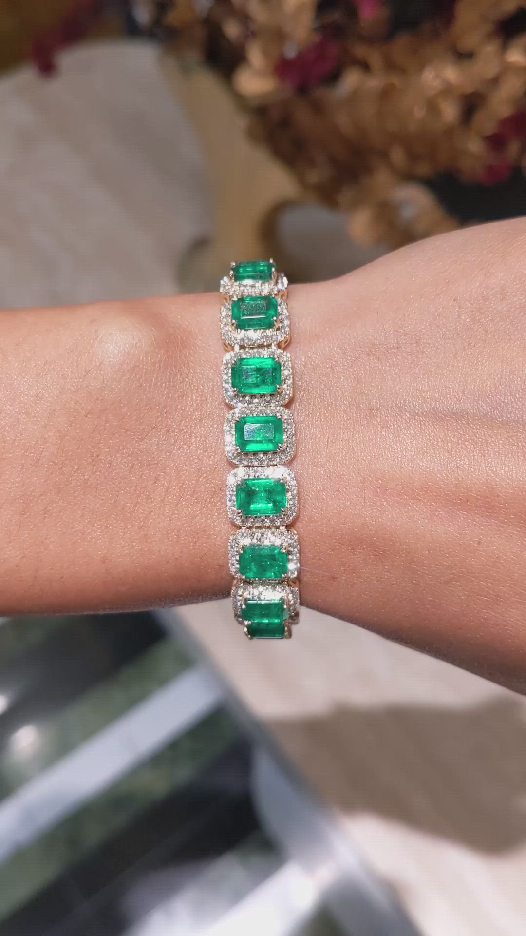 21.77&nbsp;Ct.Tw.Total Carat Weight Emerald and Natural Diamond Pave Bracelet, 14K Yellow Gold Size Video