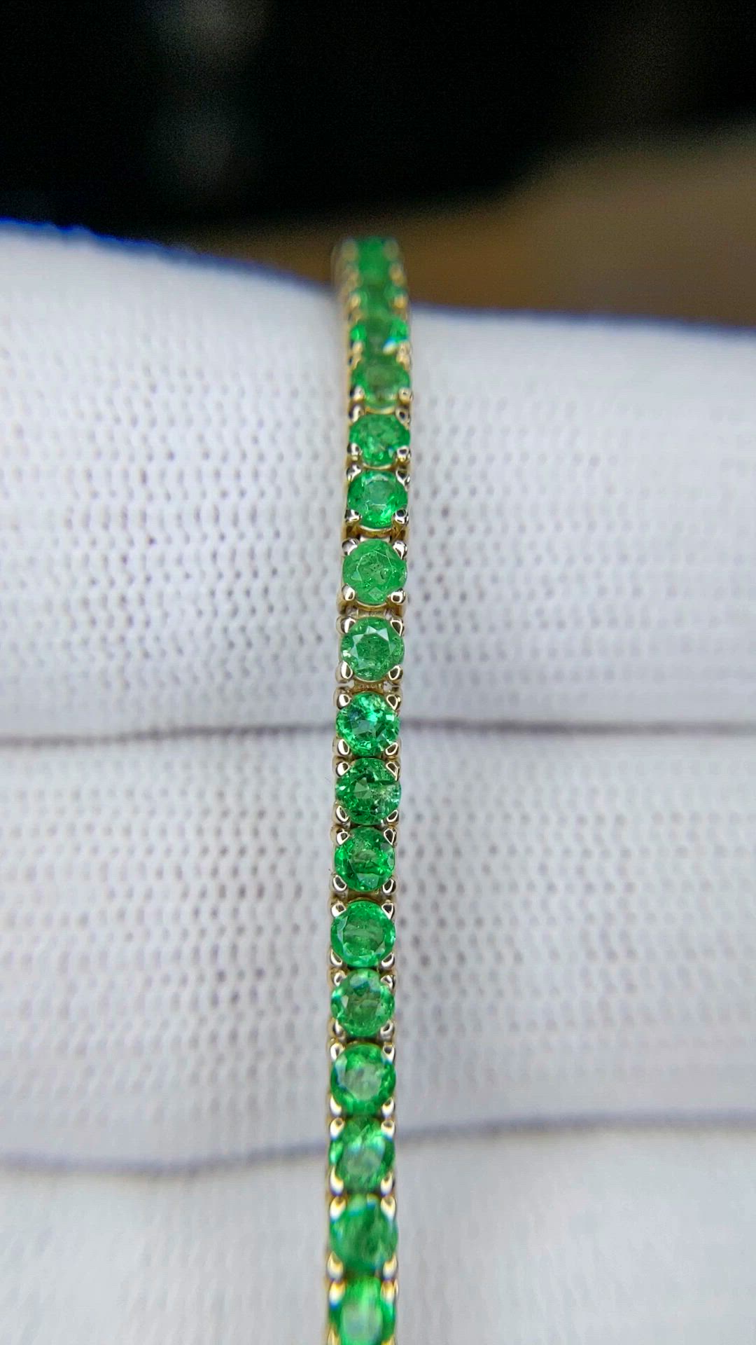 3.50&nbsp;Ct.Tw.Total Carat Weight Emerald Tennis/Line Bracelet, 14K Yellow Gold Size Video