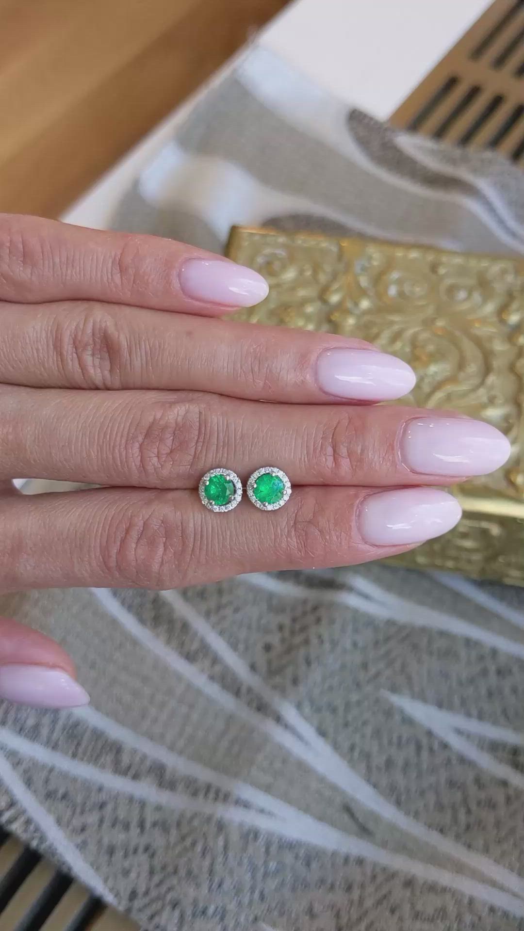 0.78&nbsp;Ct.Tw.Total Carat Weight Emerald and Natural Diamond Studs Earrings, 18K White Gold Size Video