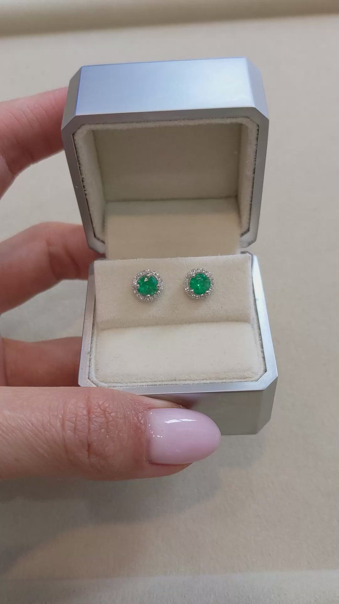 0.78&nbsp;Ct.Tw.Total Carat Weight Emerald and Natural Diamond Studs Earrings, 18K White Gold Size Video
