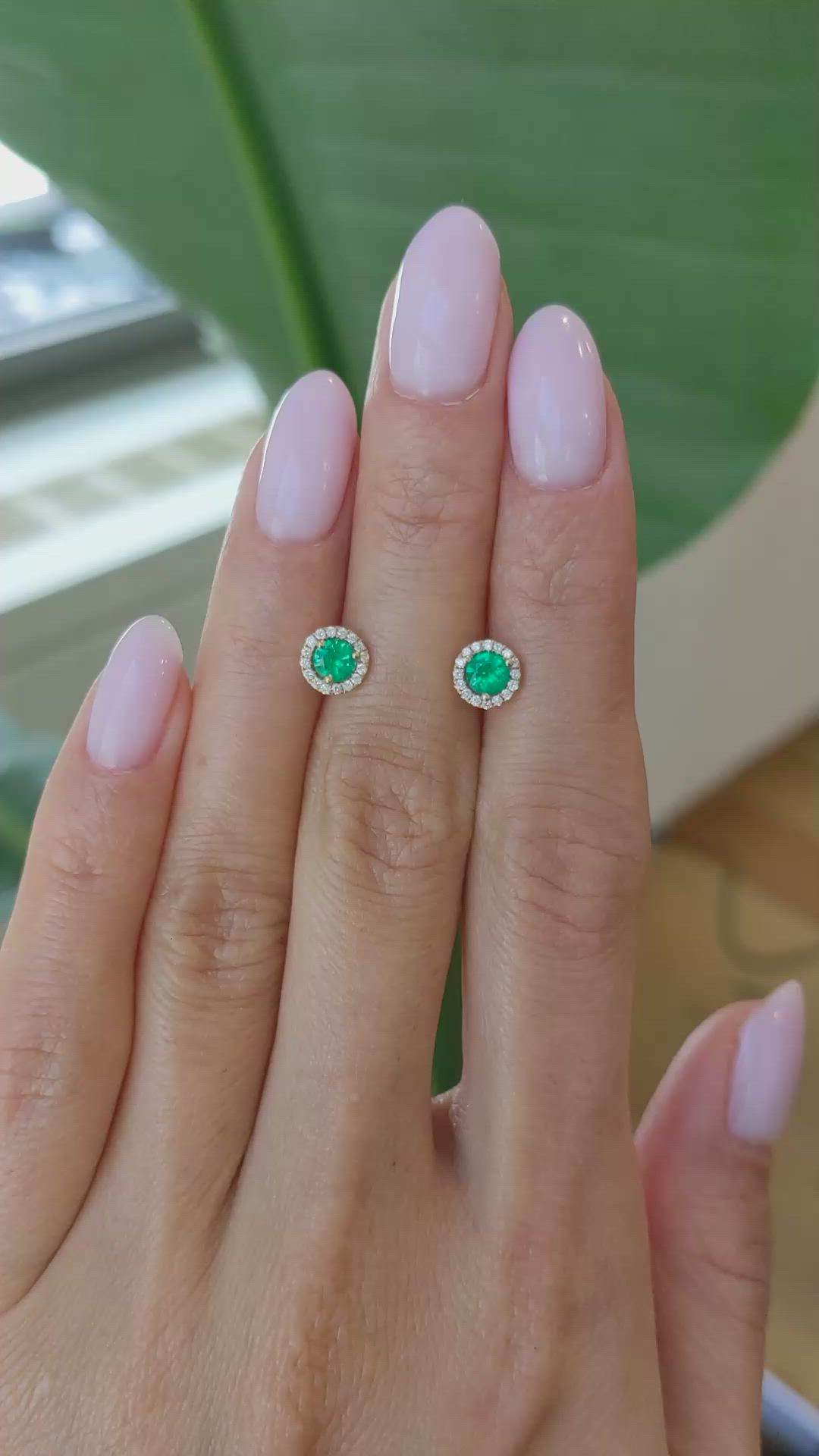 0.40&nbsp;Ct.Tw.Total Carat Weight Emerald and Natural Diamond Studs Earrings, 18K Yellow Gold Size Video