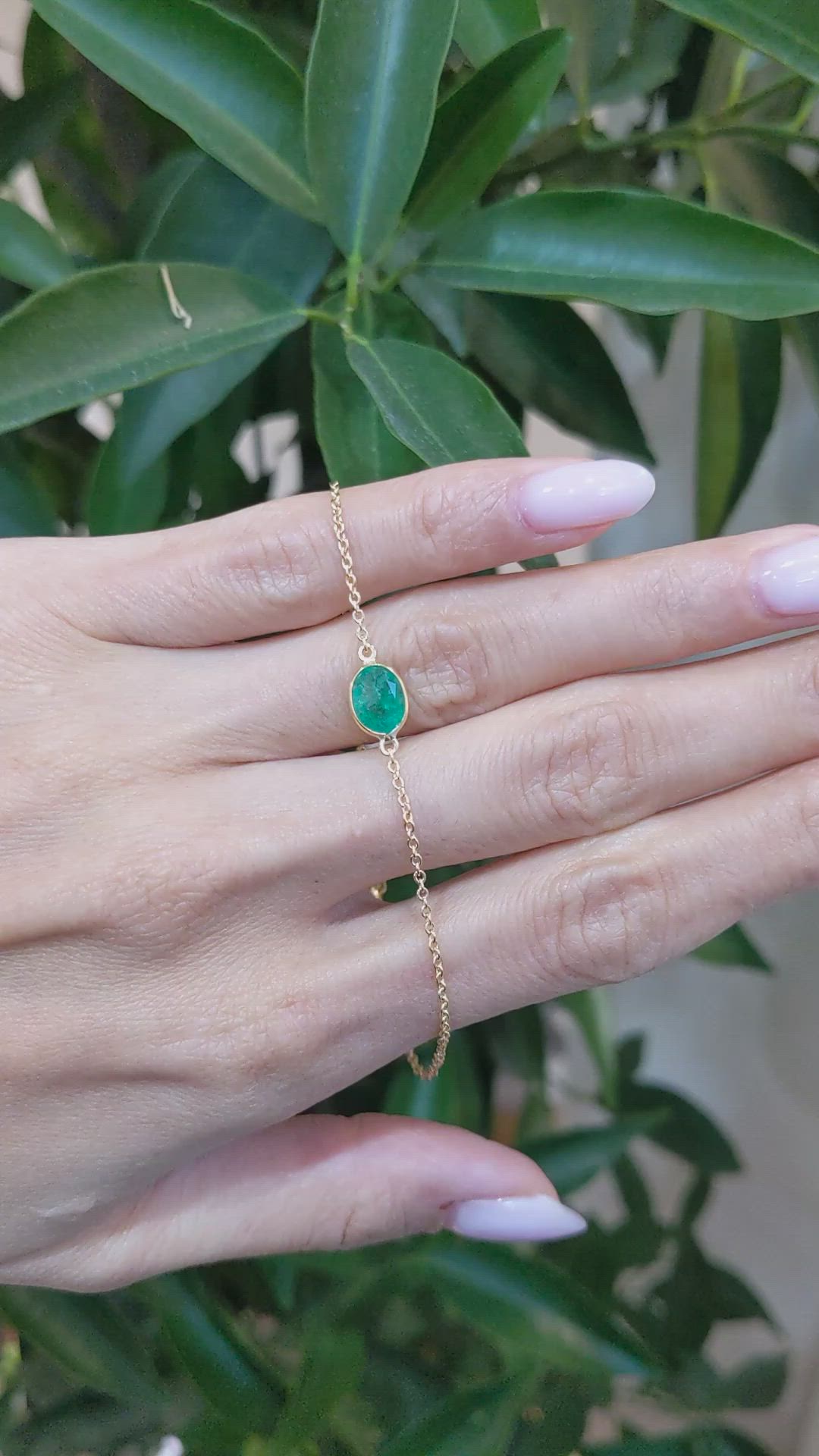 1.09 Ct.Tw.Total Carat Weight Emerald Bezel Bracelet, 18K Yellow Gold Size Video