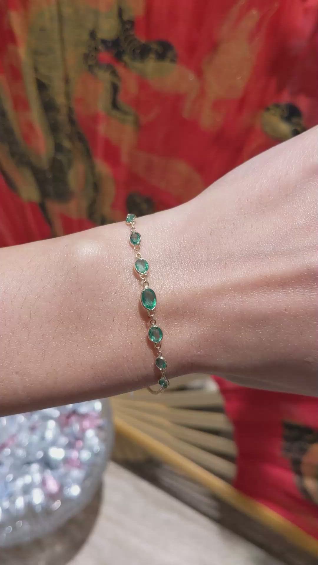 1.70 Ct.Tw.Total Carat Weight Emerald Bezel Bracelet, 18K Yellow Gold Size Video