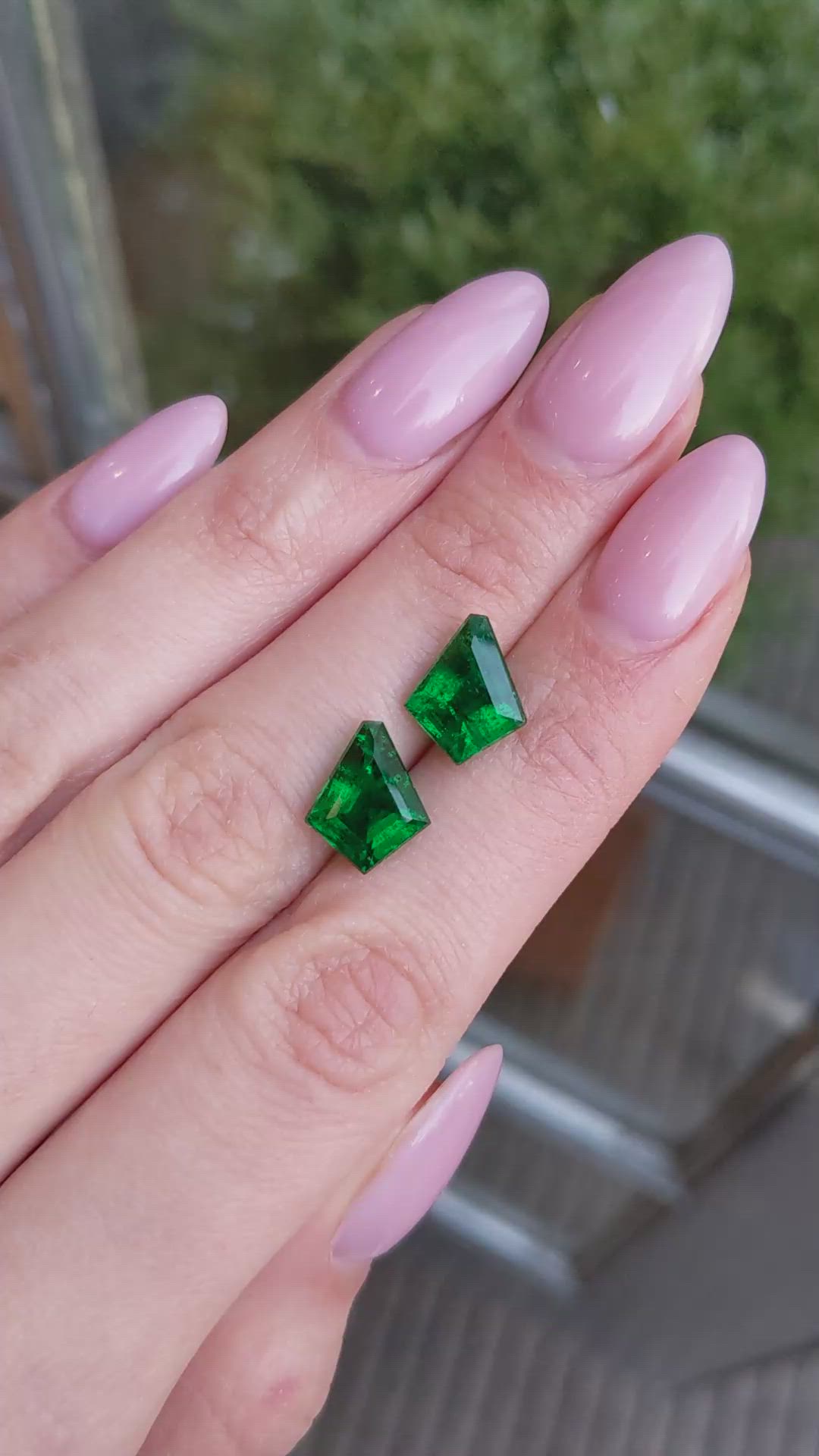 6.12&nbsp;Ct.Tw.Total Carat Weight Emerald Pair from Zambia Size Video