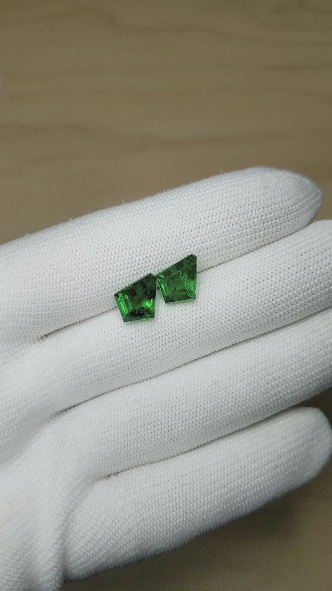 6.12&nbsp;Ct.Tw.Total Carat Weight Emerald Pair from Zambia Size Video