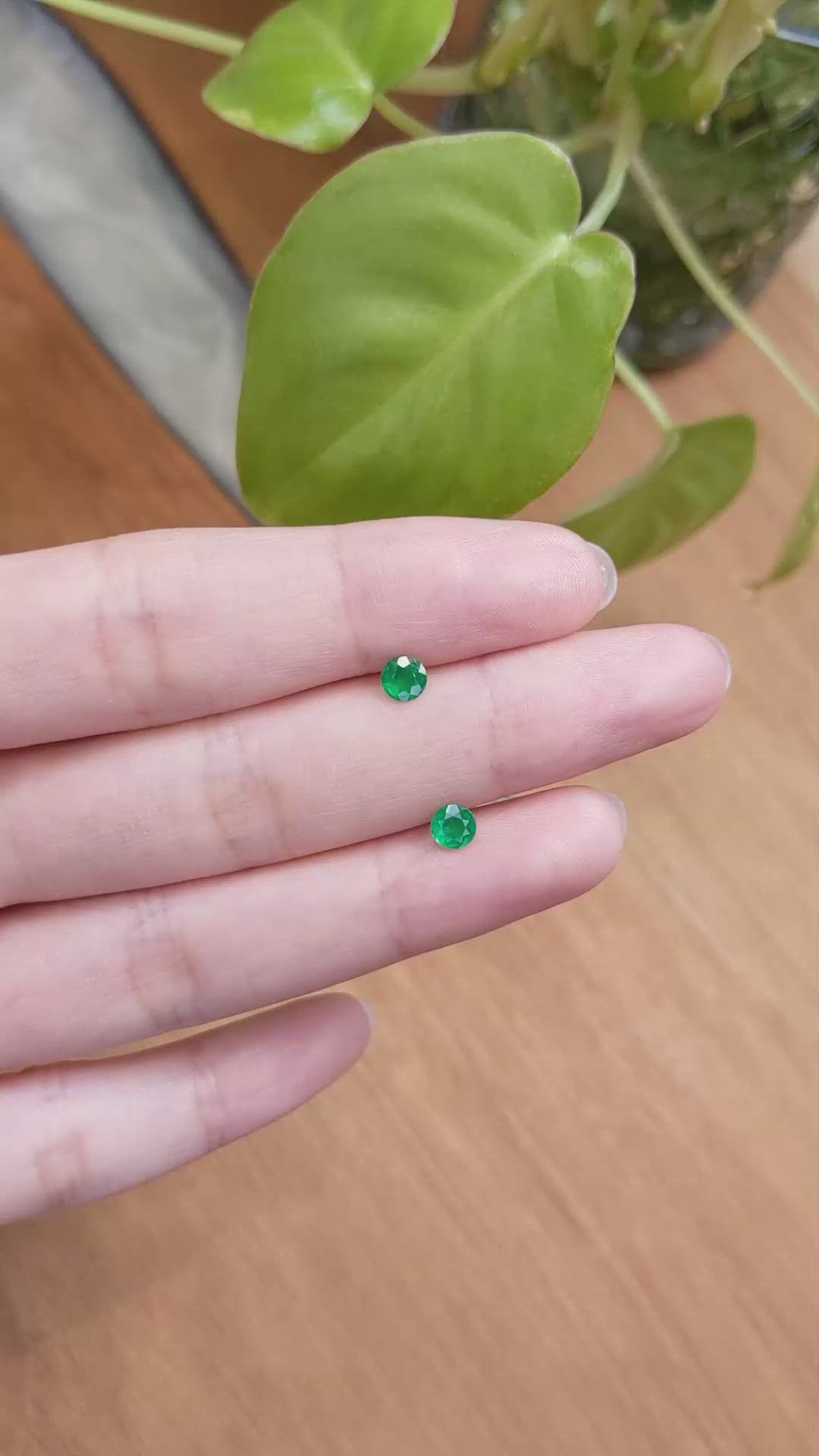 0.50 Ct.Tw.Total Carat Weight Emerald Pair from Colombia Size Video