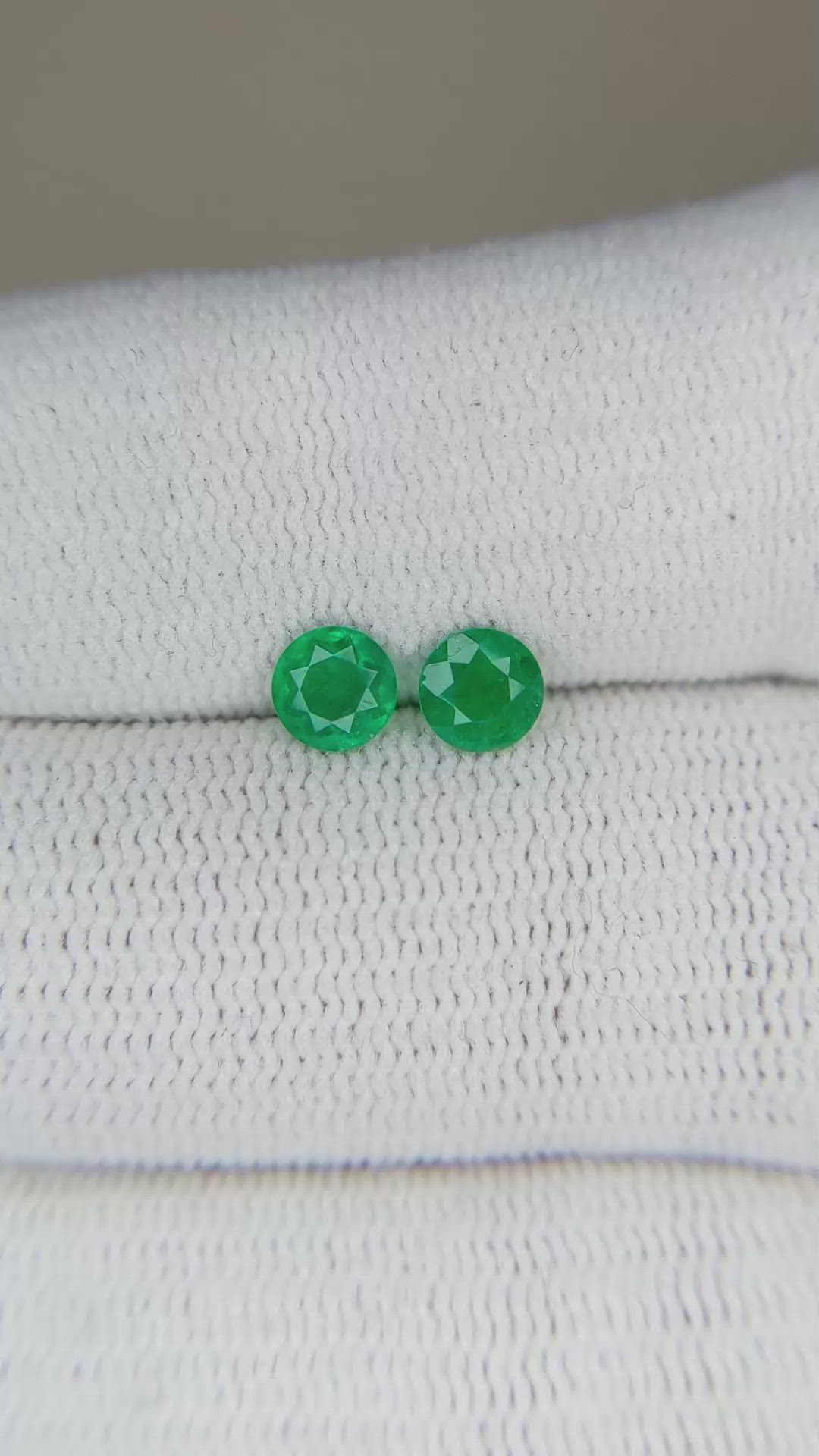 0.50 Ct.Tw.Total Carat Weight Emerald Pair from Colombia Size Video