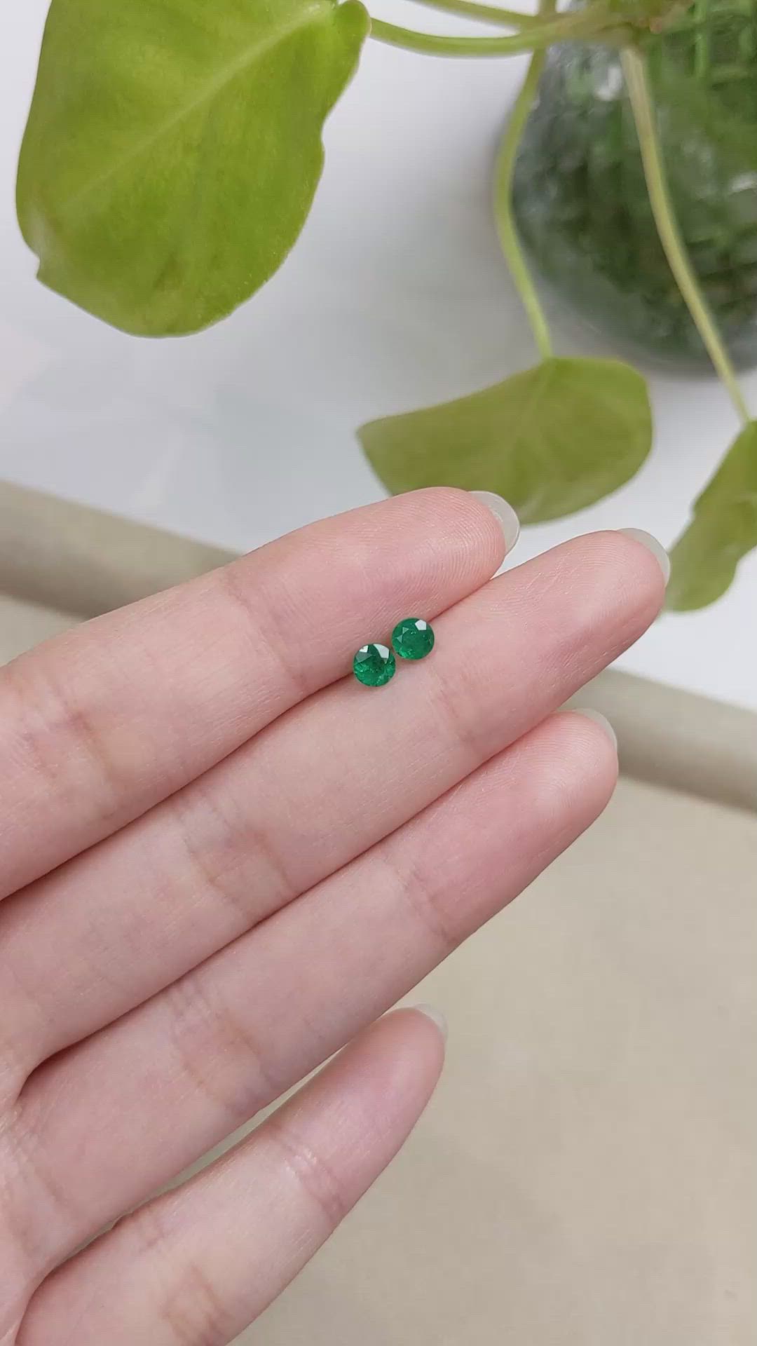 0.50 Ct.Tw.Total Carat Weight Emerald Pair from Colombia Size Video