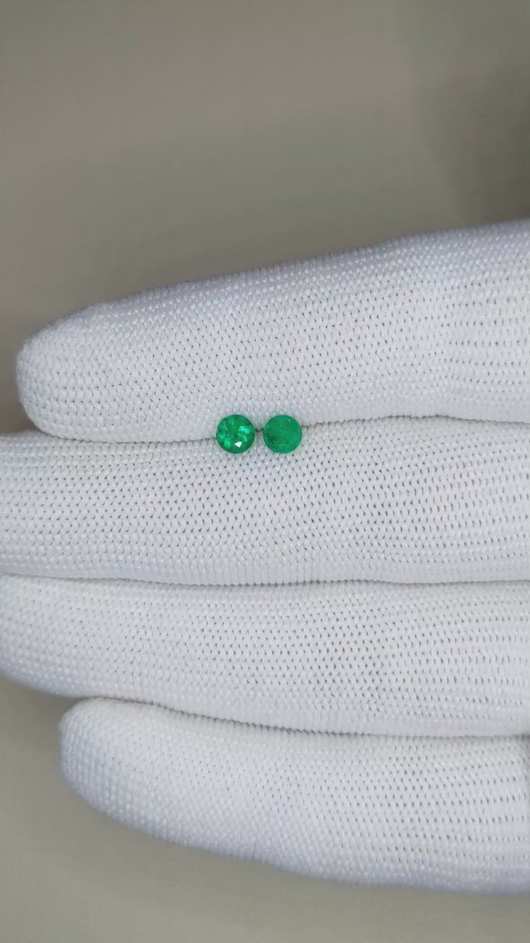 0.50 Ct.Tw.Total Carat Weight Emerald Pair from Colombia Size Video