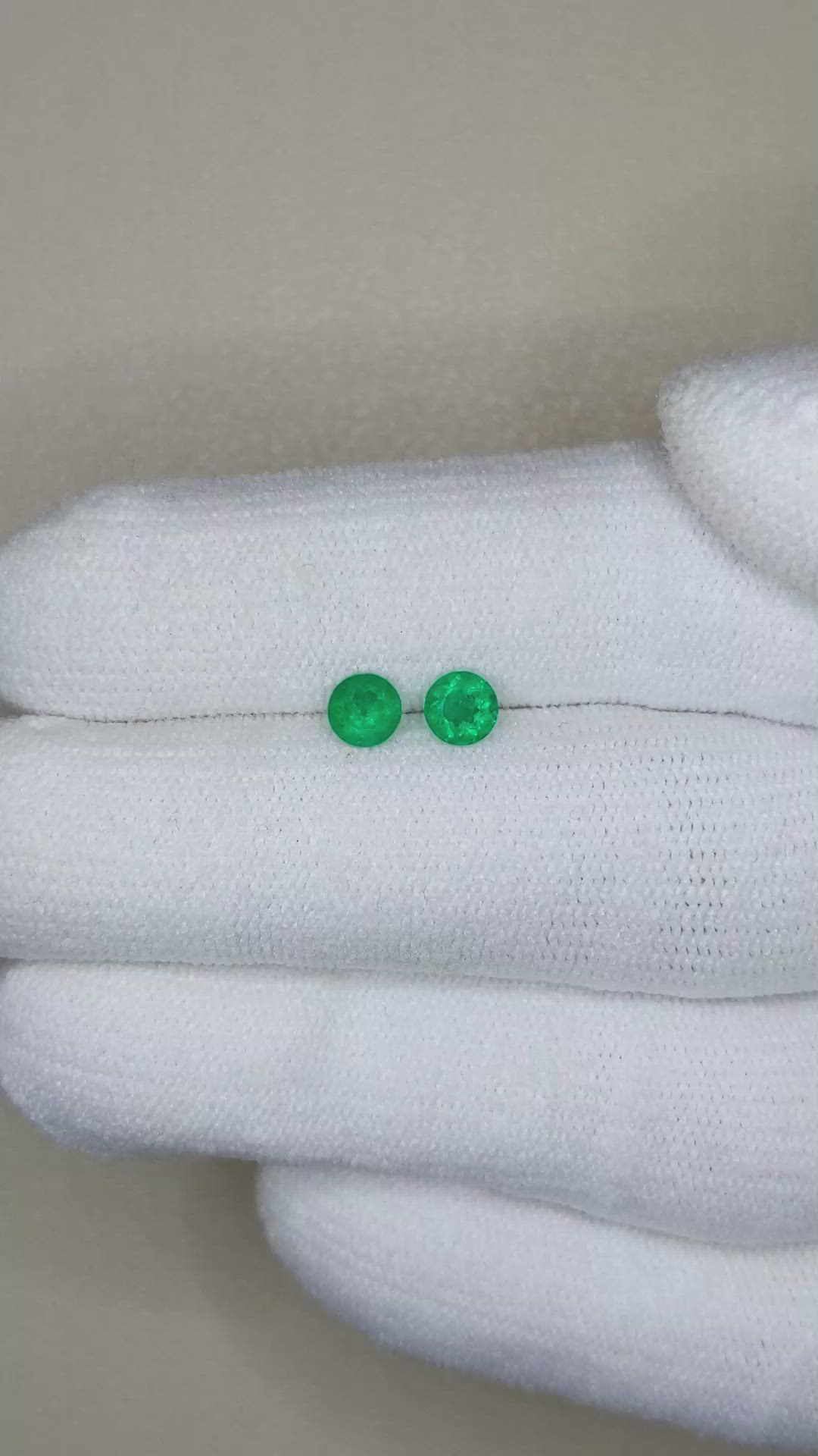 0.51 Ct.Tw.Total Carat Weight Emerald Pair from Colombia Size Video