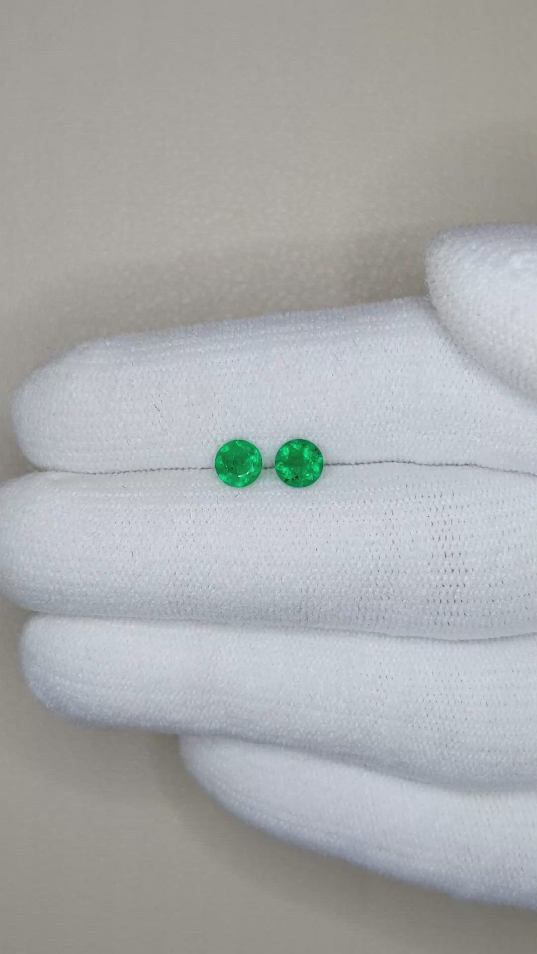 0.55 Ct.Tw.Total Carat Weight Emerald Pair from Colombia Size Video