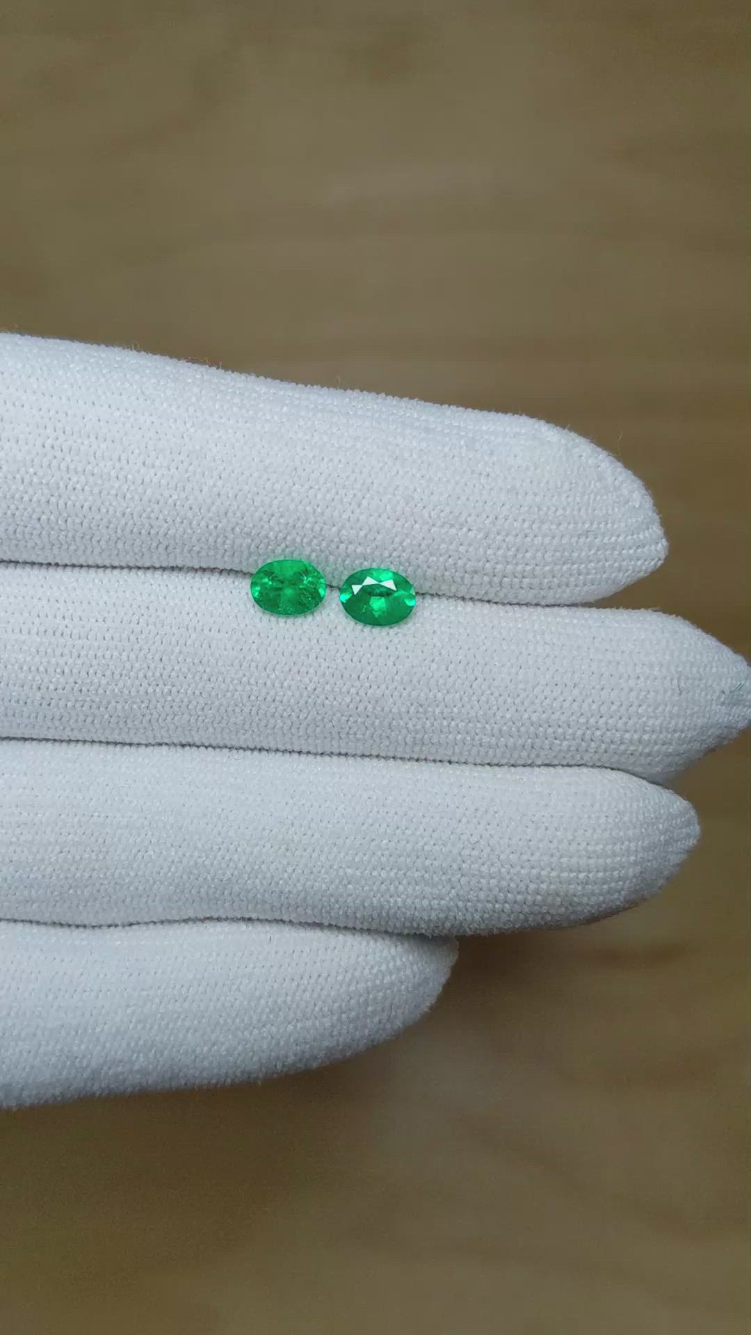 0.97 Ct.Tw.Total Carat Weight Emerald Pair from Colombia Size Video