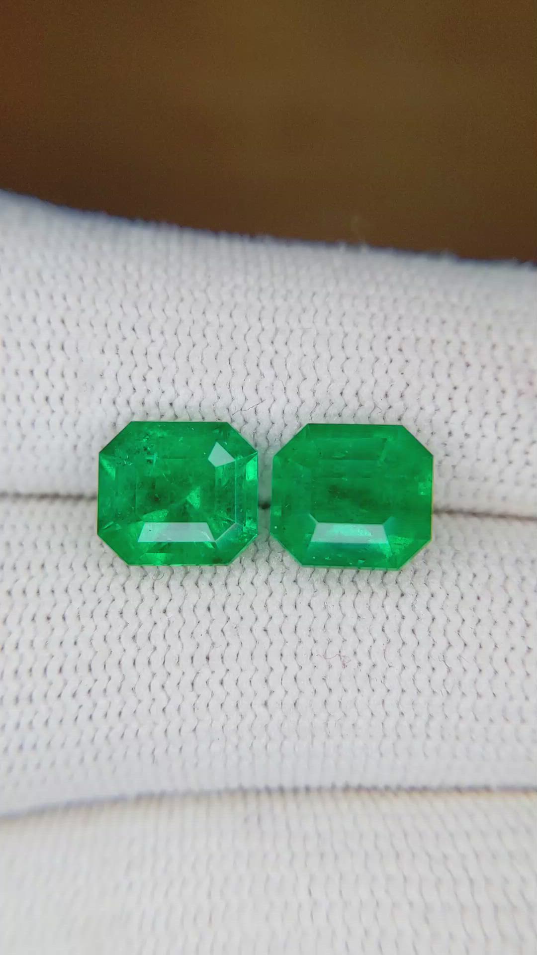 4.33 Ct.Tw.Total Carat Weight Emerald Pair from Colombia Size Video
