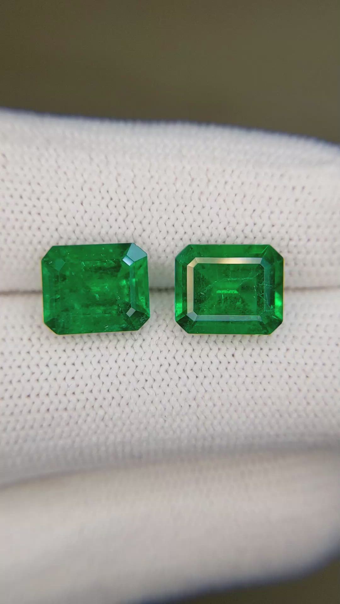 4.89&nbsp;Ct.Tw.Total Carat Weight Emerald Pair from Zambia Size Video