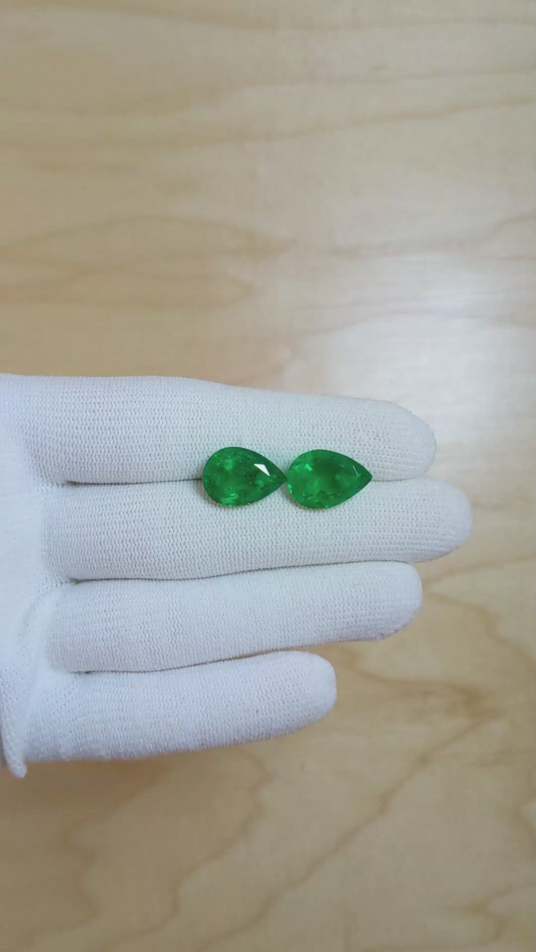 9.02 Ct.Tw.Total Carat Weight Emerald Pair from Colombia Size Video