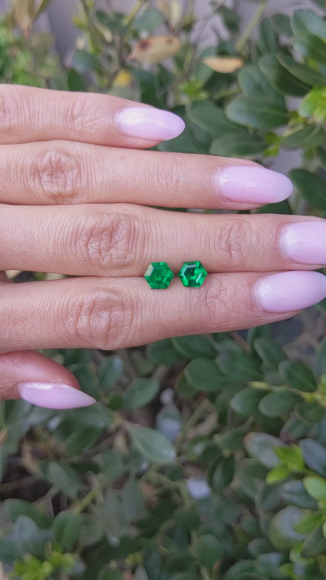 1.80&nbsp;Ct.Tw.Total Carat Weight Emerald Pair from Zambia Size Video