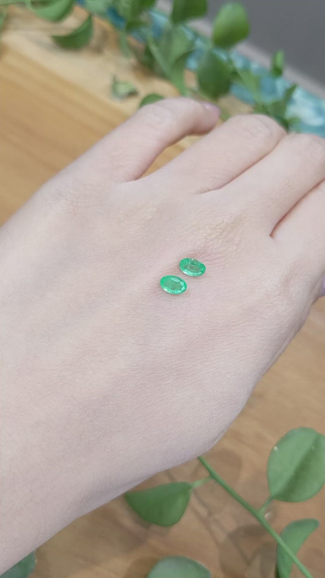 0.92&nbsp;Ct.Tw.Total Carat Weight Emerald Pair from Zambia Size Video