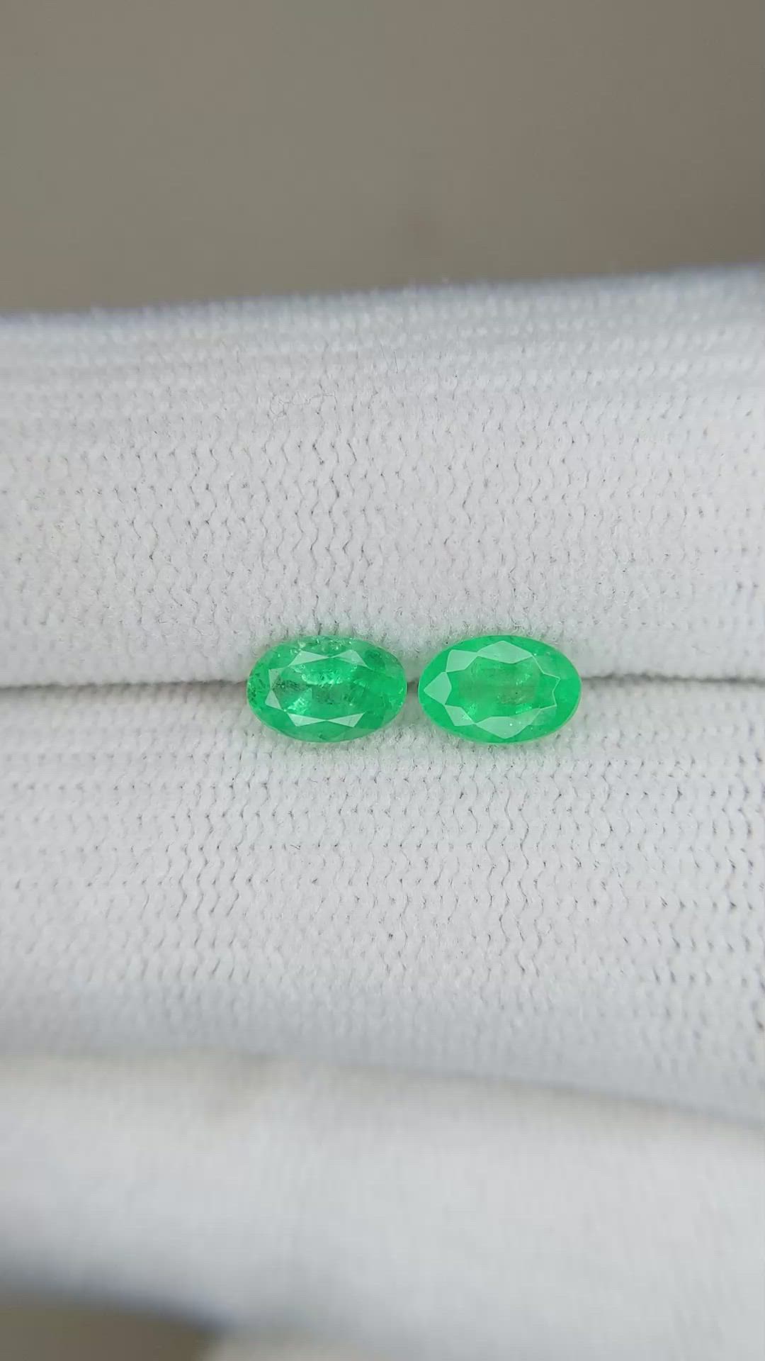 0.92&nbsp;Ct.Tw.Total Carat Weight Emerald Pair from Zambia Size Video