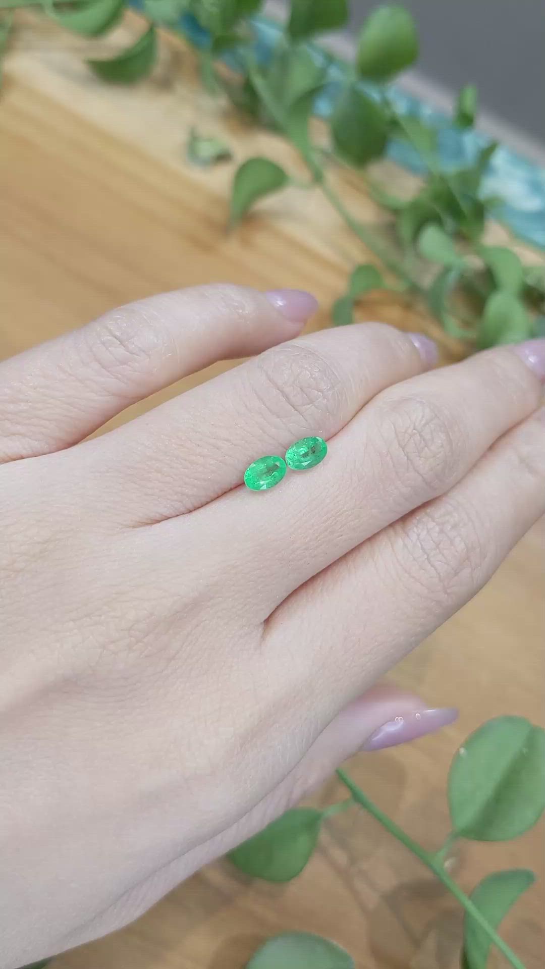 0.92&nbsp;Ct.Tw.Total Carat Weight Emerald Pair from Zambia Size Video
