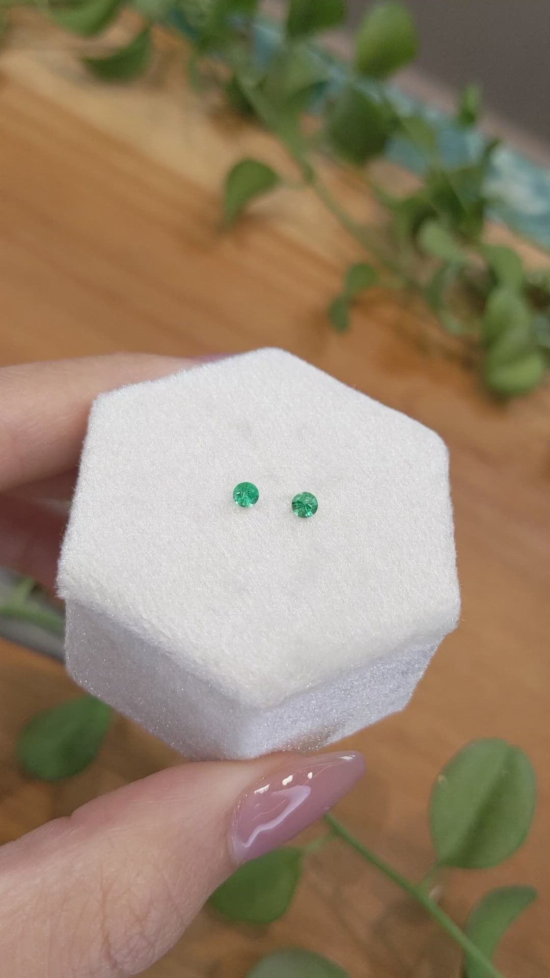 0.18&nbsp;Ct.Tw.Total Carat Weight Emerald Pair from Zambia Size Video