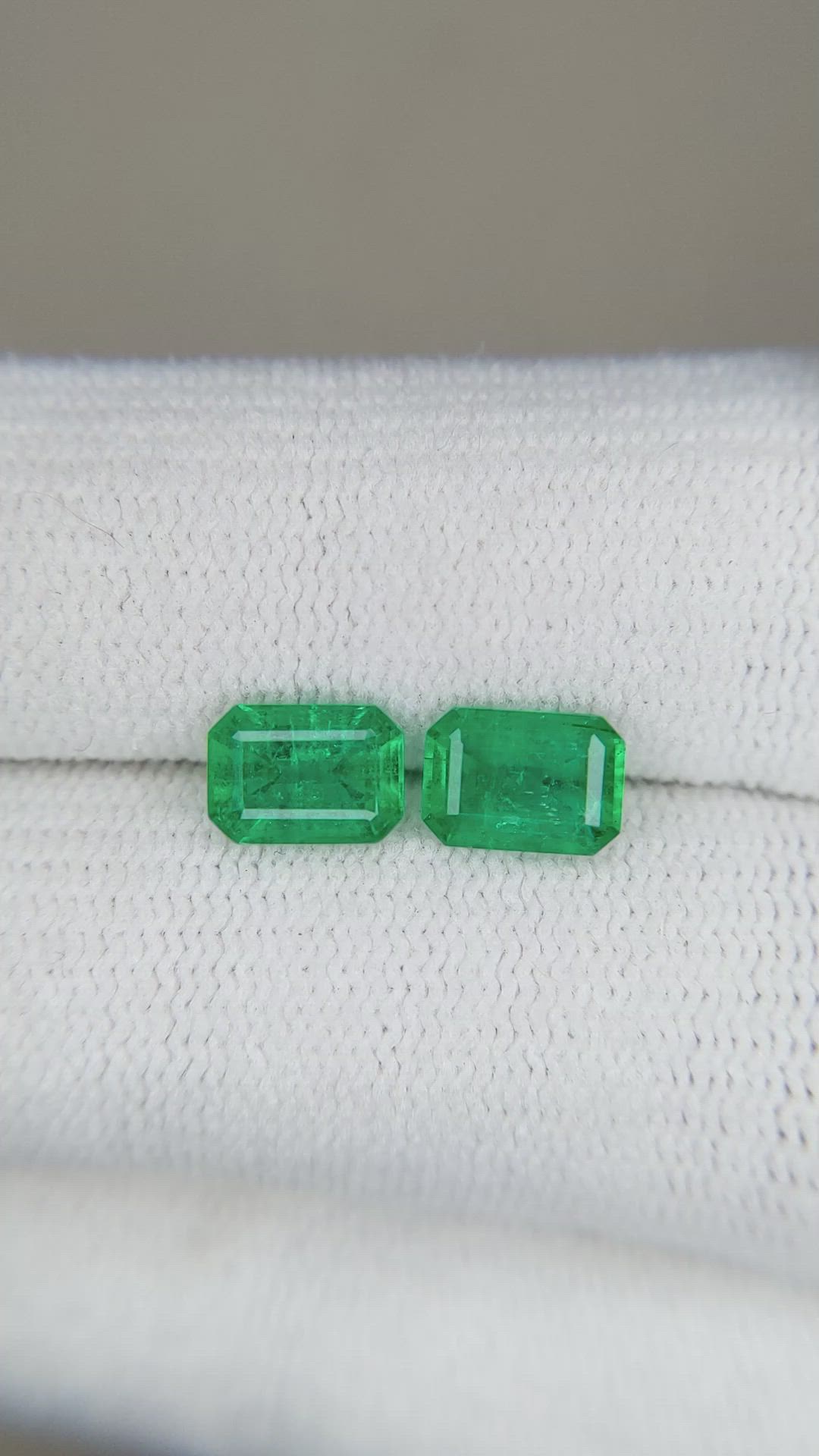 1.67&nbsp;Ct.Tw.Total Carat Weight Emerald Pair from Afghanistan Size Video