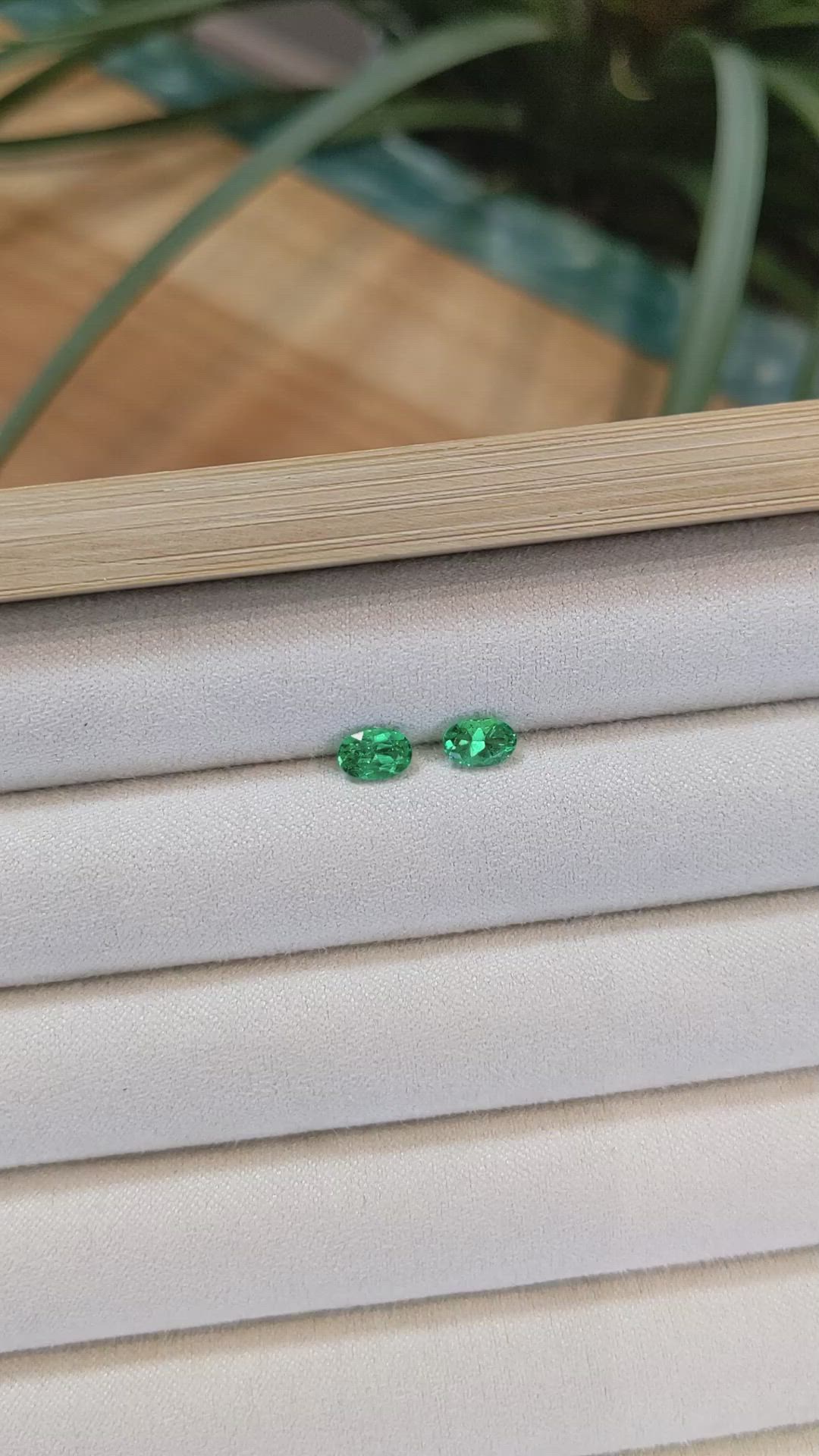 0.92&nbsp;Ct.Tw.Total Carat Weight Emerald Pair from Afghanistan Size Video