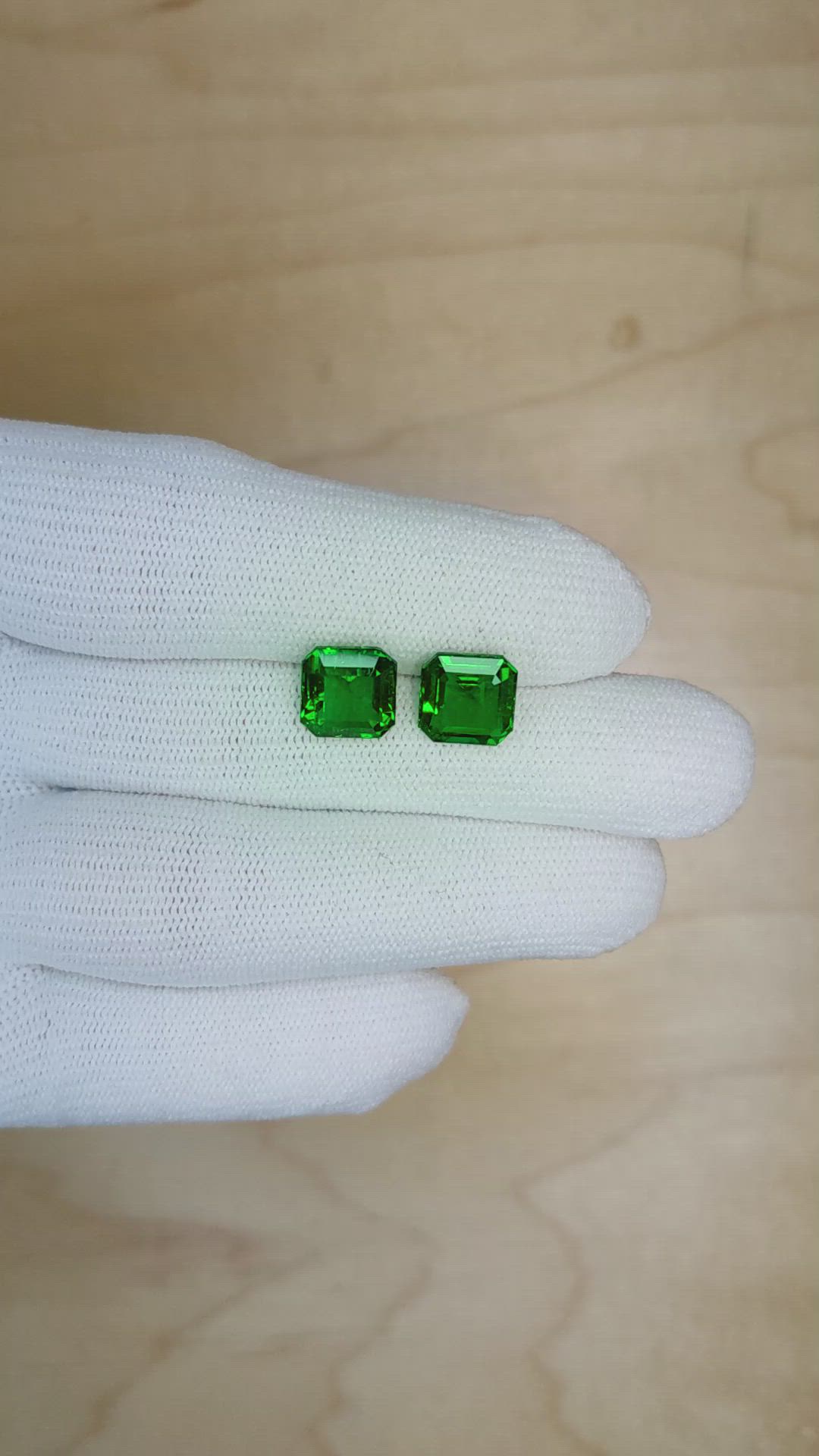 5.71&nbsp;Ct.Tw.Total Carat Weight Emerald Pair from Zambia Size Video