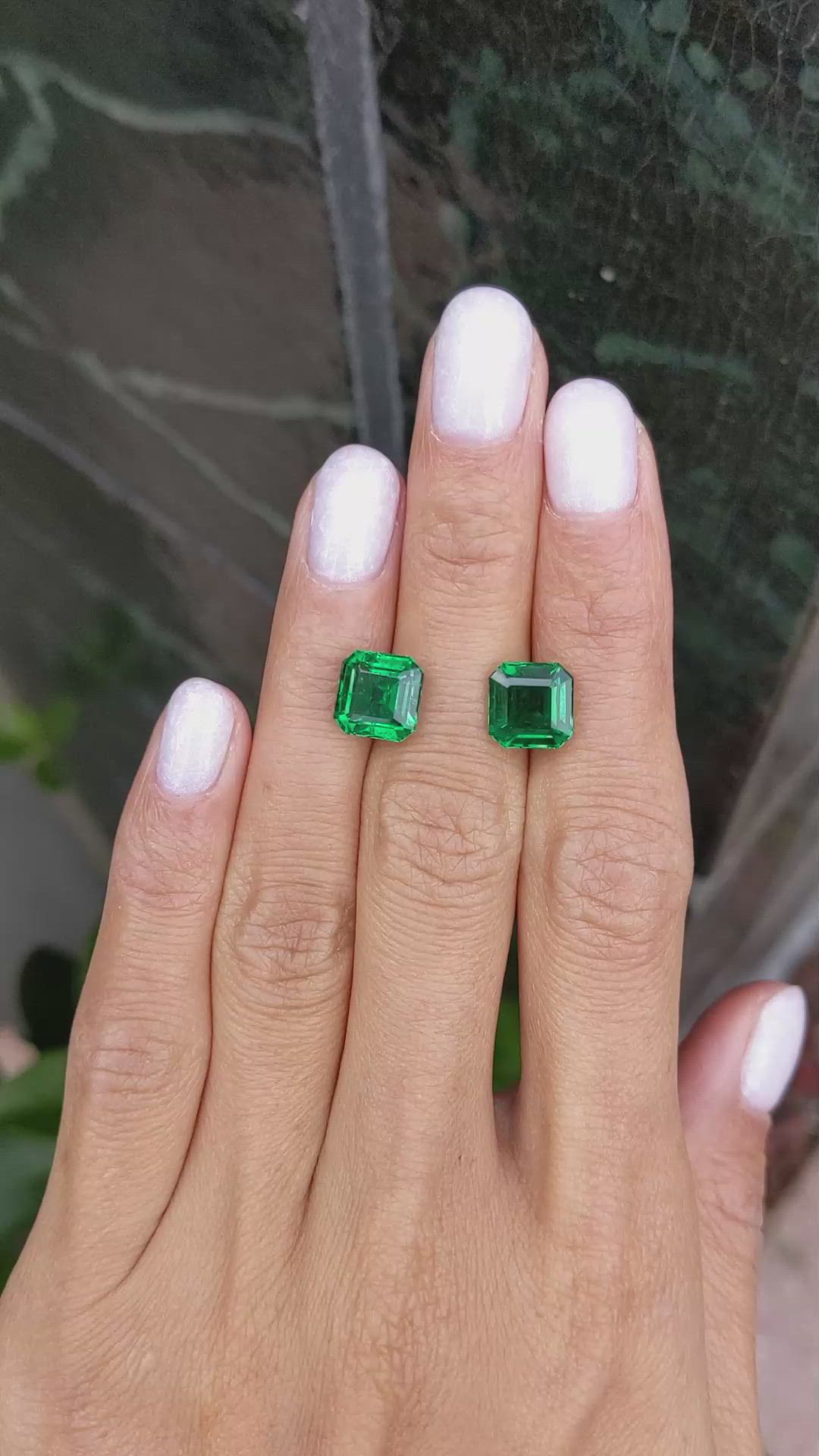 5.71&nbsp;Ct.Tw.Total Carat Weight Emerald Pair from Zambia Size Video