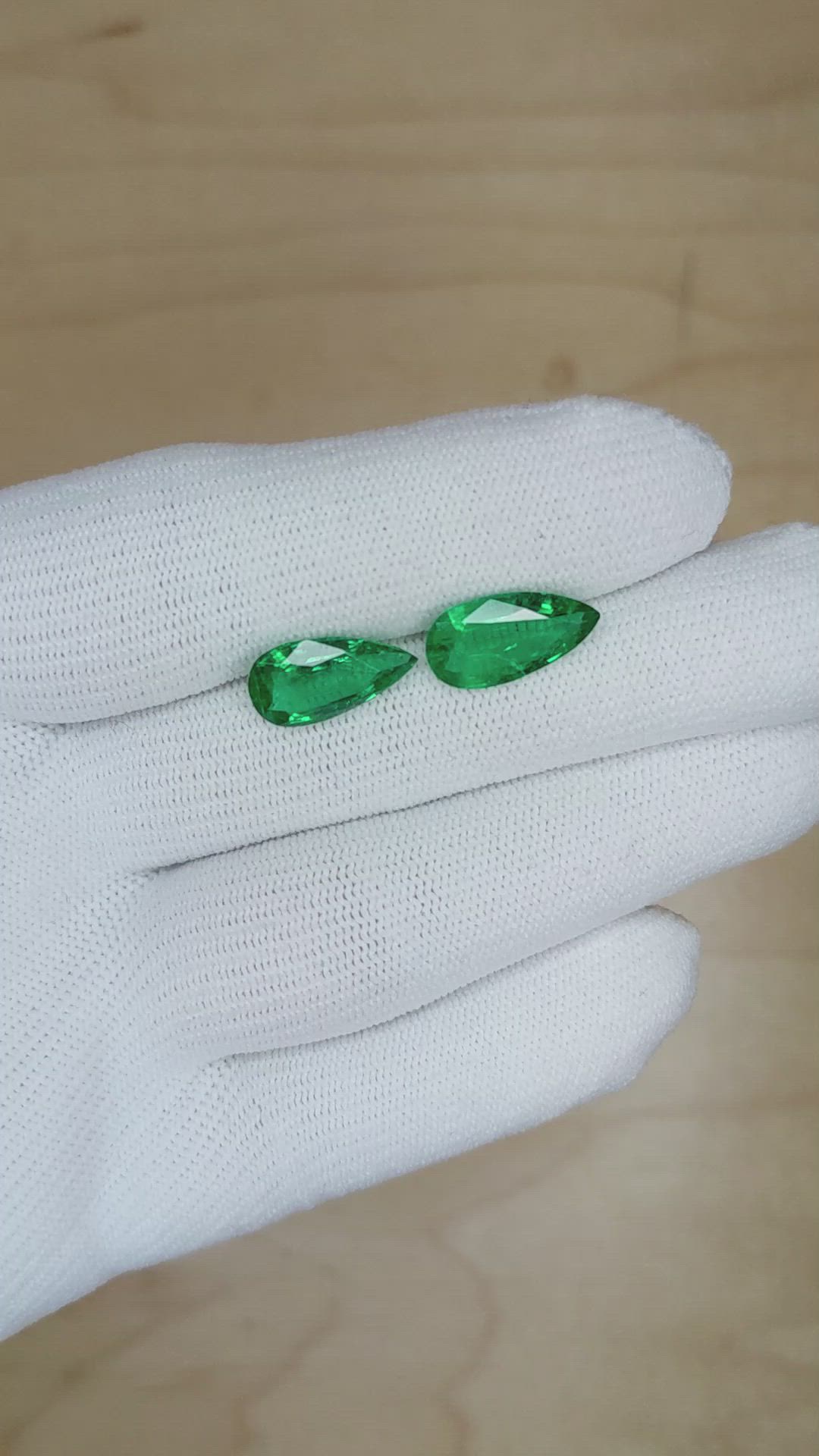 4.65&nbsp;Ct.Tw.Total Carat Weight Emerald Pair from Zambia Size Video