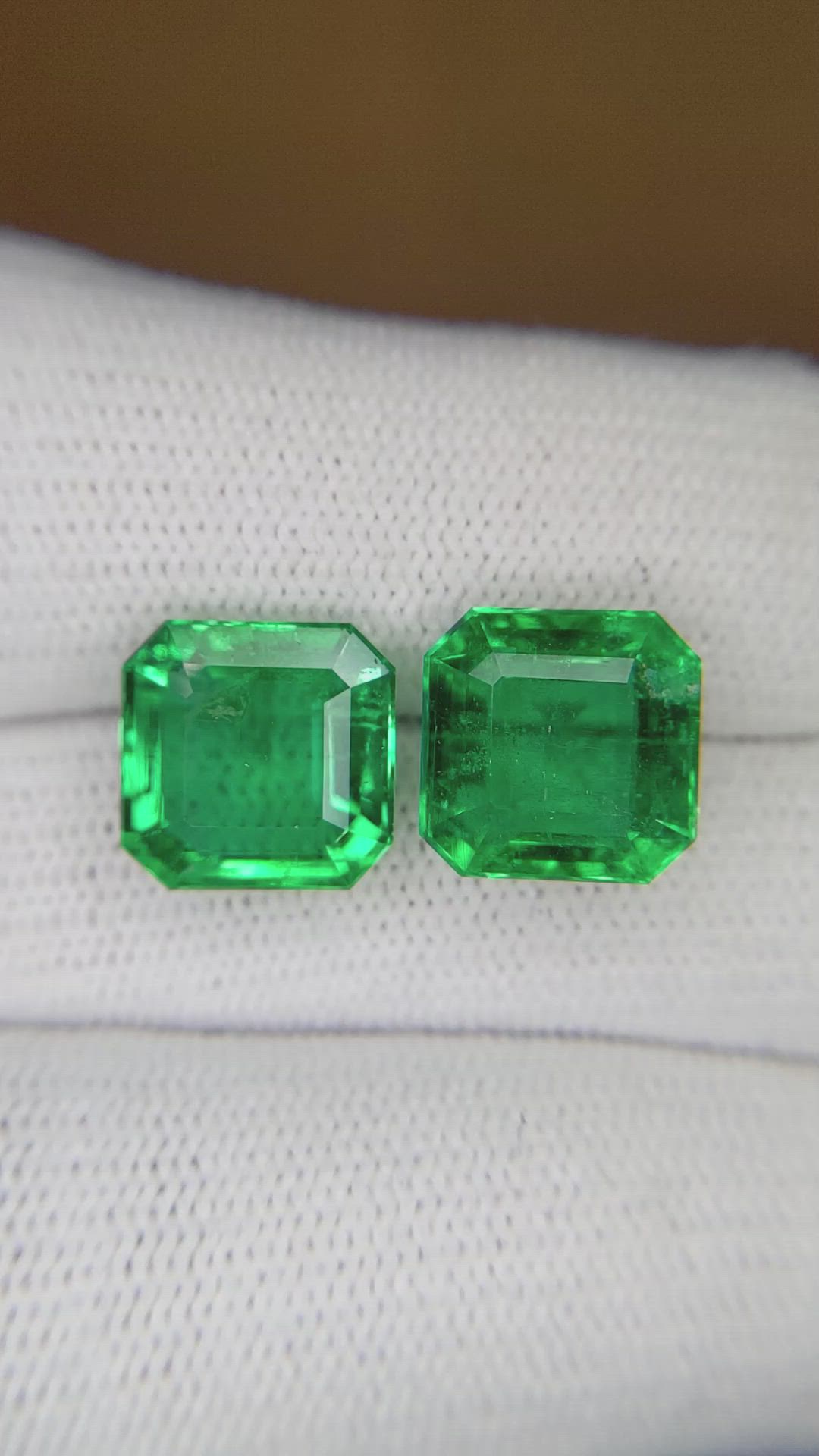 9.47 Ct.Tw.Total Carat Weight Emerald Pair from Zambia Size Video