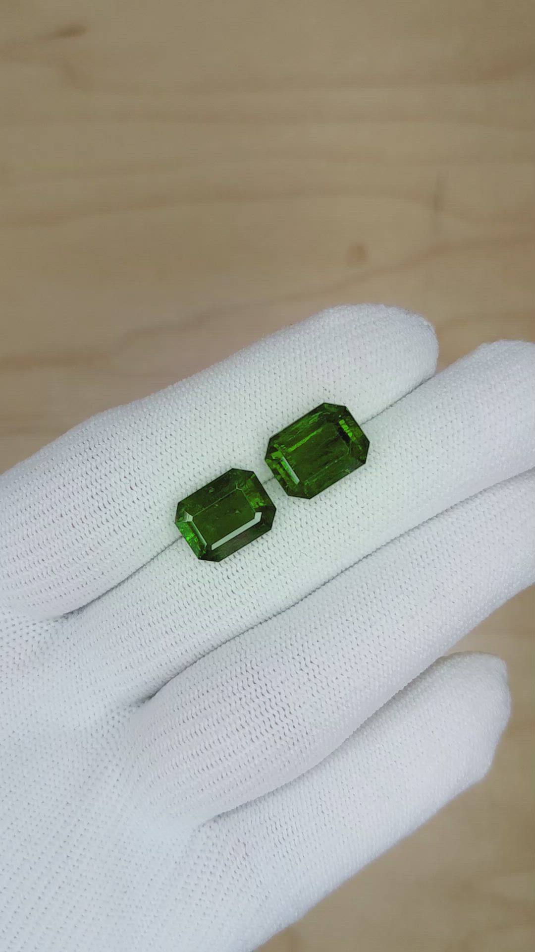 8.86&nbsp;Ct.Tw.Total Carat Weight Emerald Pair from Zambia Size Video