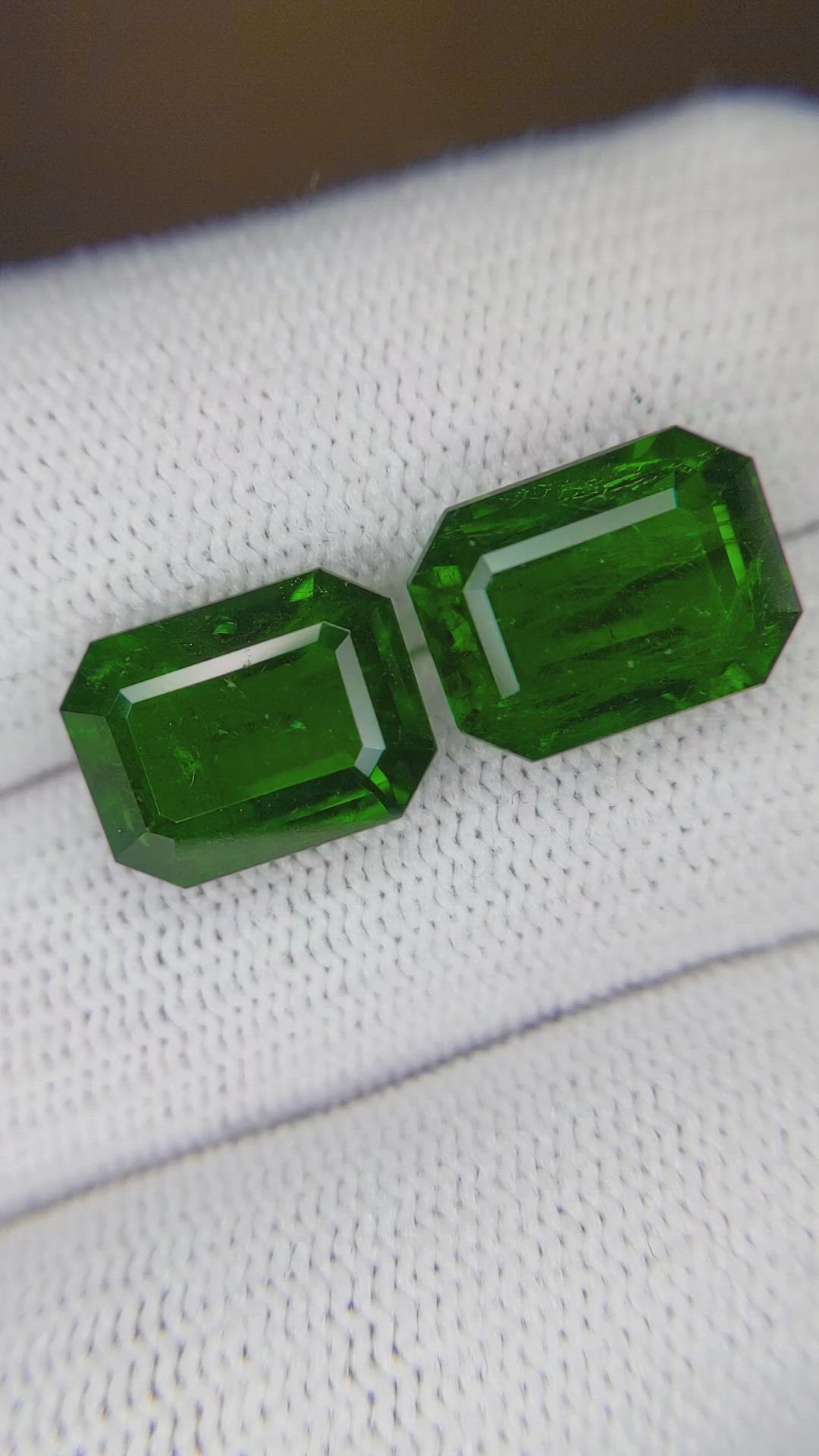 8.86&nbsp;Ct.Tw.Total Carat Weight Emerald Pair from Zambia Size Video