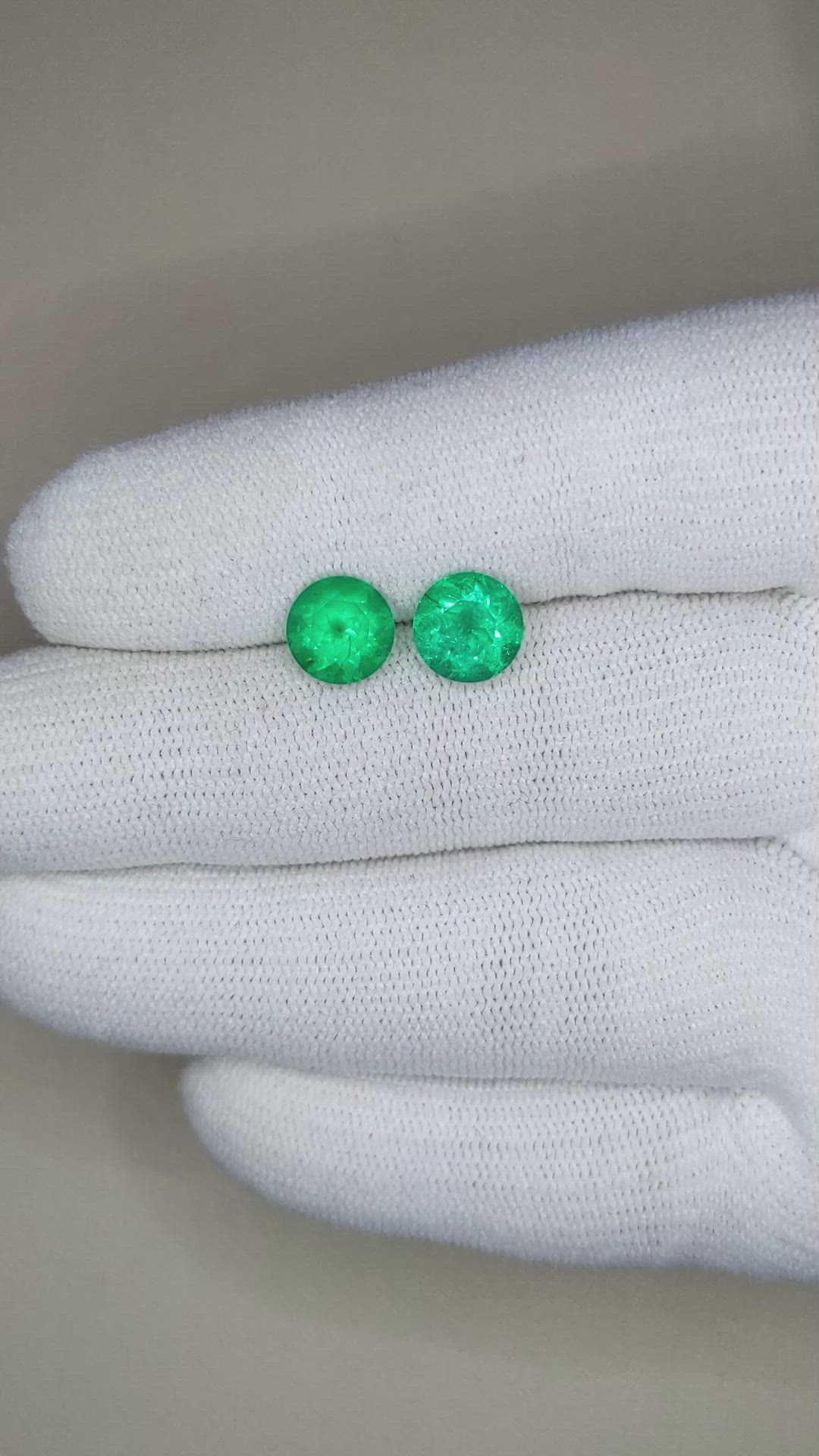 3.25 Ct.Tw.Total Carat Weight Emerald Pair from Colombia Size Video