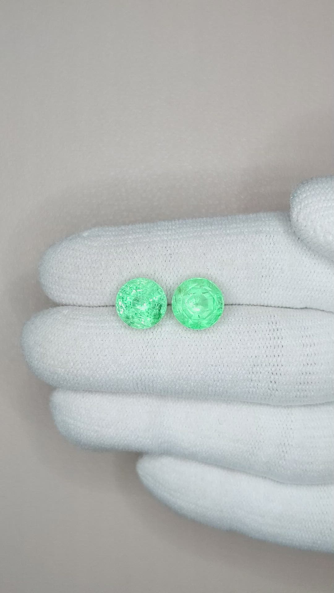 5.07 Ct.Tw.Total Carat Weight Emerald Pair from Colombia Size Video