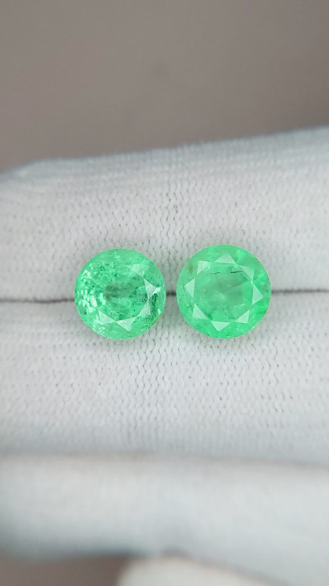 5.07 Ct.Tw.Total Carat Weight Emerald Pair from Colombia Size Video