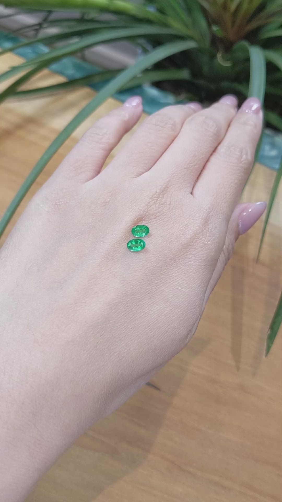 0.98&nbsp;Ct.Tw.Total Carat Weight Emerald Pair from Zambia Size Video