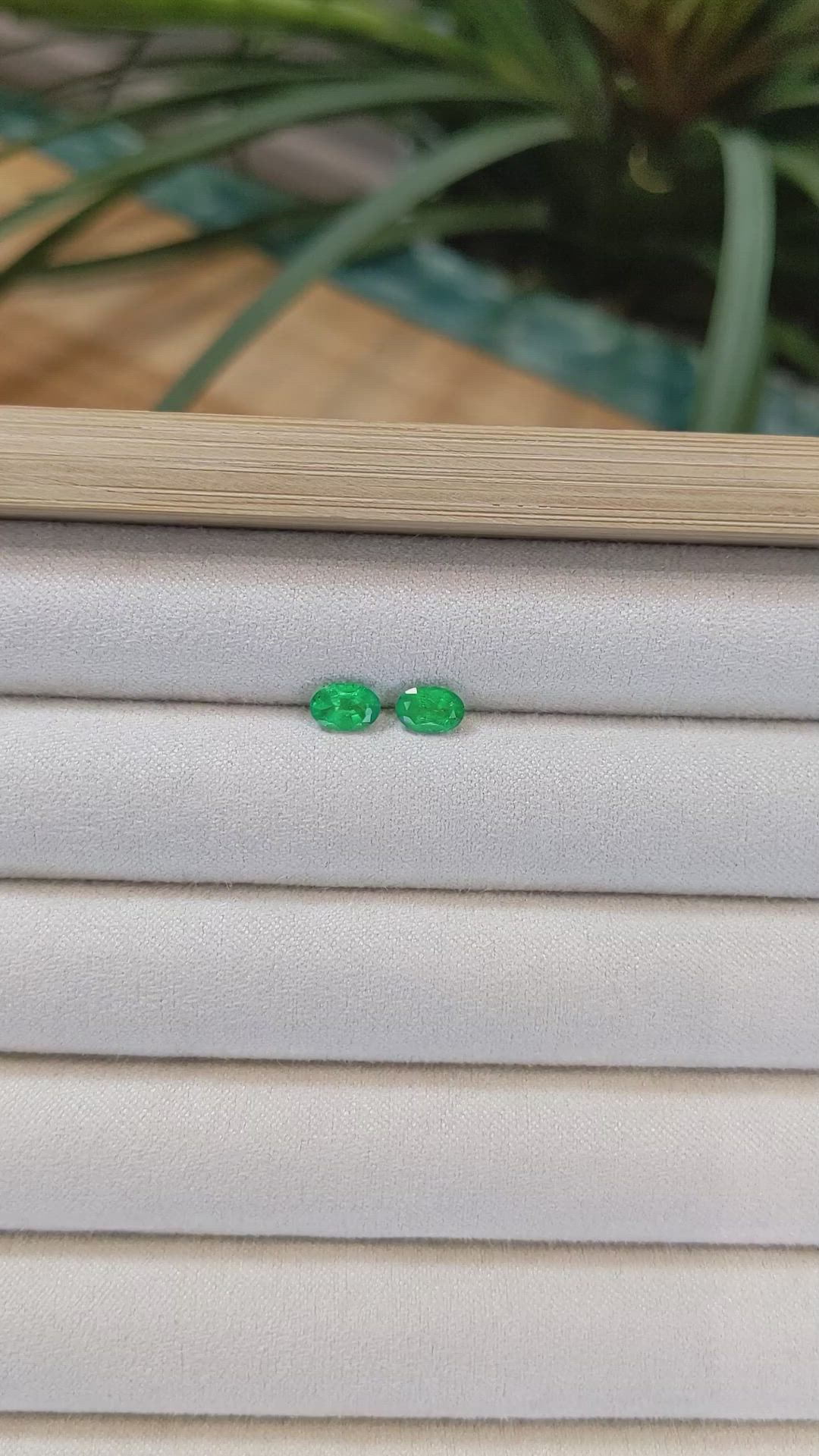 0.98&nbsp;Ct.Tw.Total Carat Weight Emerald Pair from Zambia Size Video