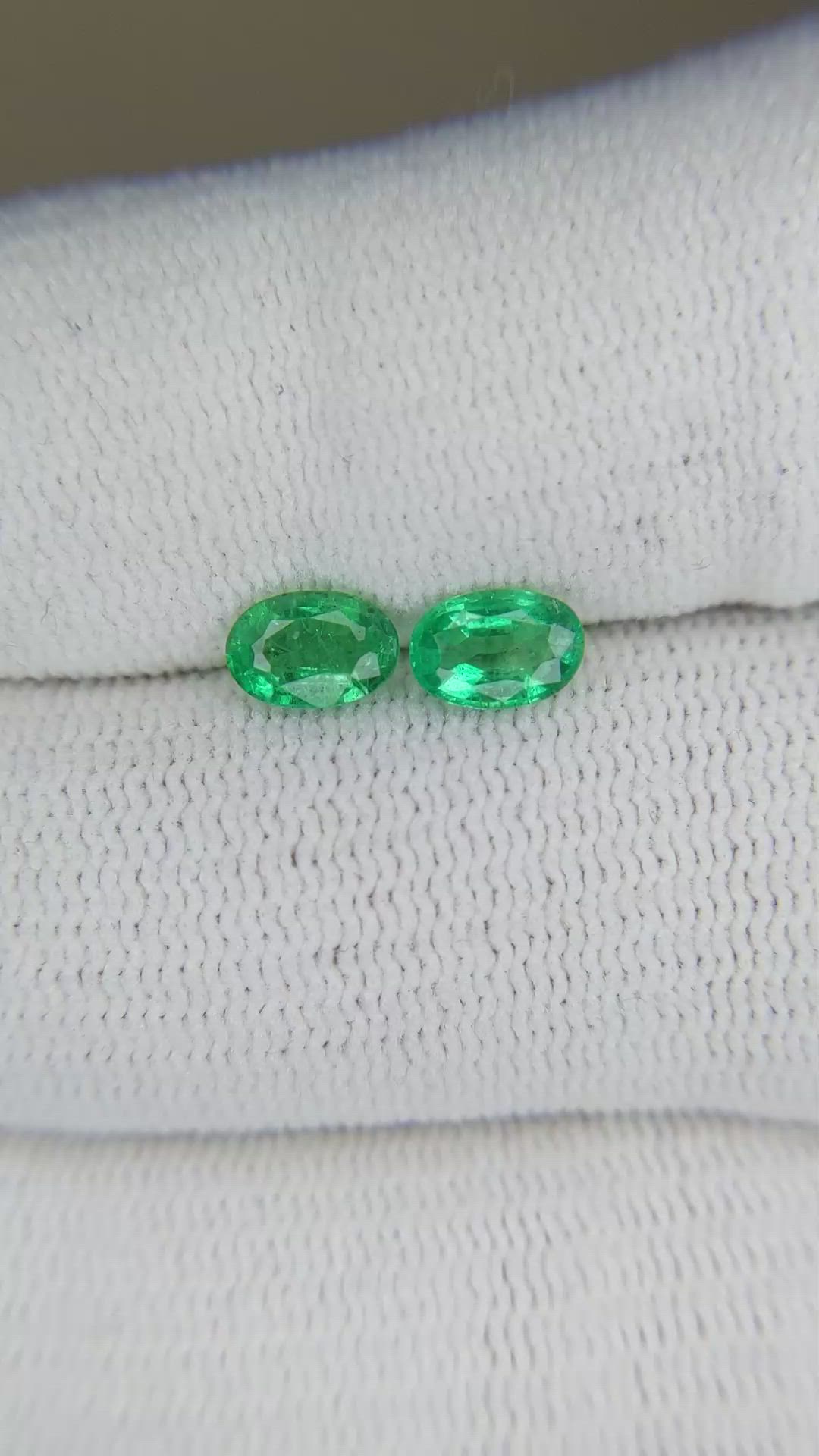 0.99&nbsp;Ct.Tw.Total Carat Weight Emerald Pair from Zambia Size Video